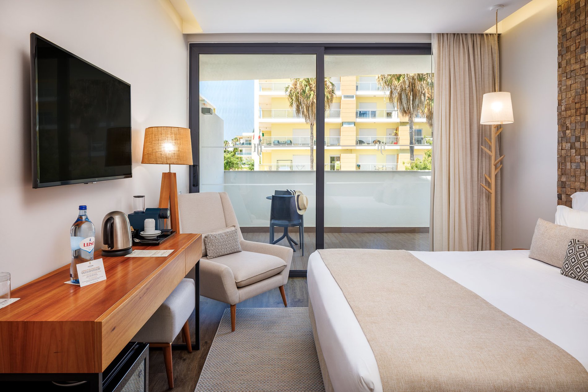 039d7f73-3e12-447e-8f50-80b1d9d12e11