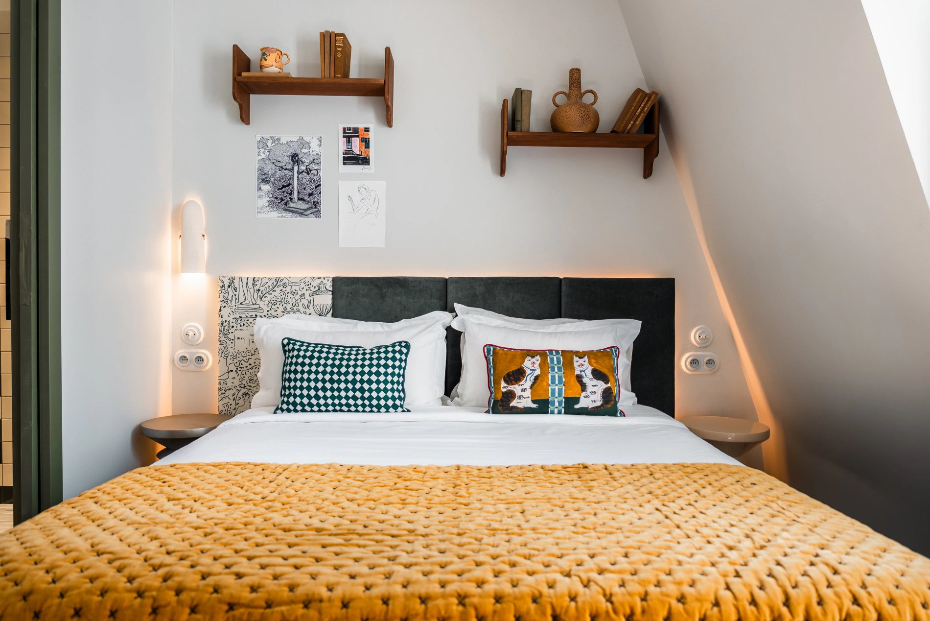 0cb79d54-0661-4453-818f-1f25043d7ee9