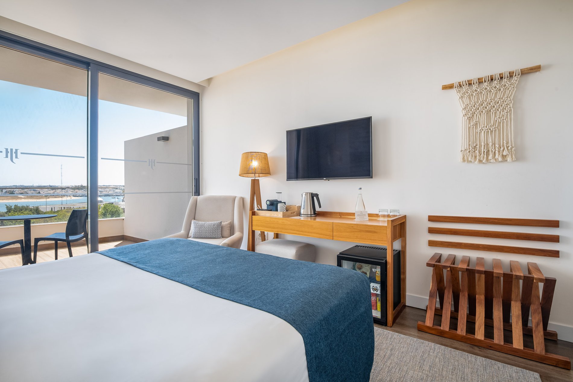 0d566dbb-7fc7-40d8-9dfe-1cdbad76d227