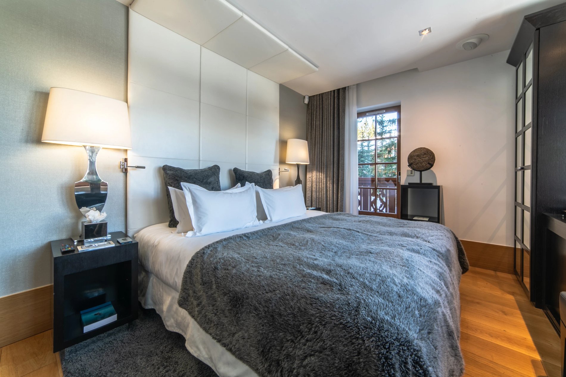 135d37a2-06c2-4d06-a92b-e5725c754ab2