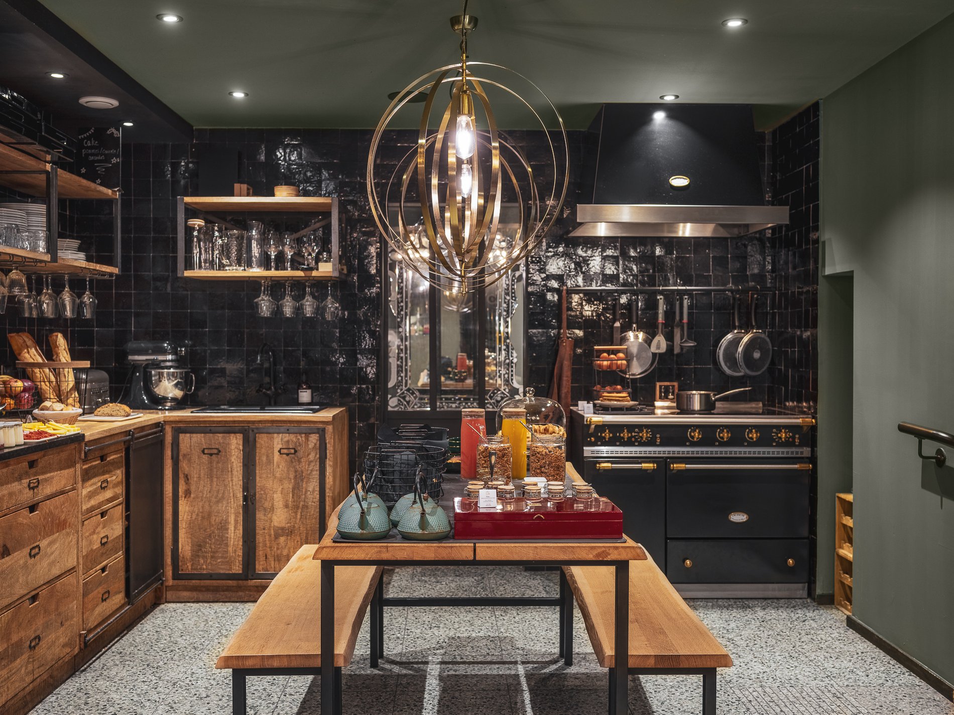 1900e62d-a95c-480f-bc5c-be811b57efe0