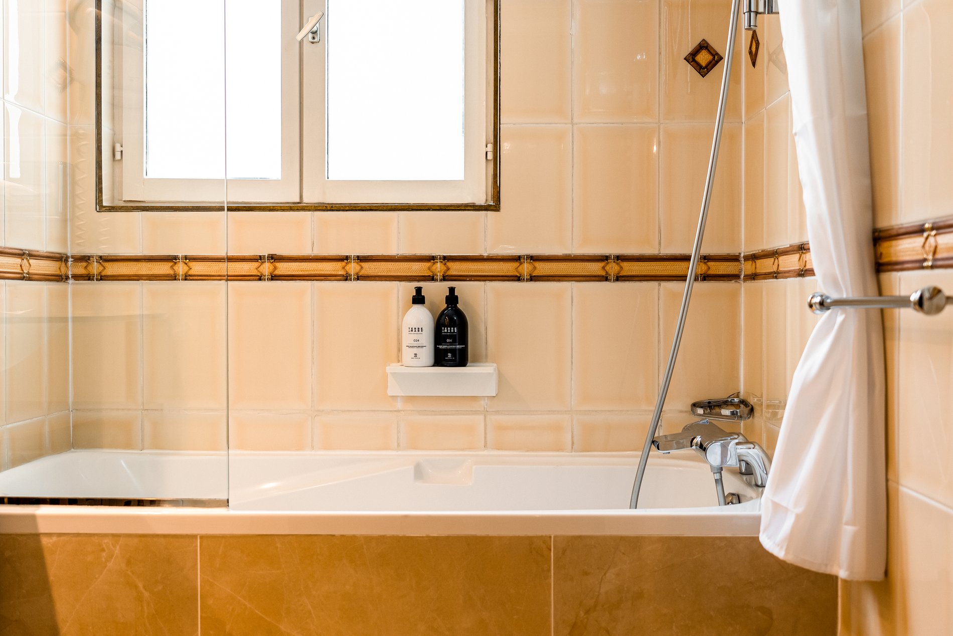 1ffb9ae7-78e5-46fb-9fd4-c8b144ffd65d