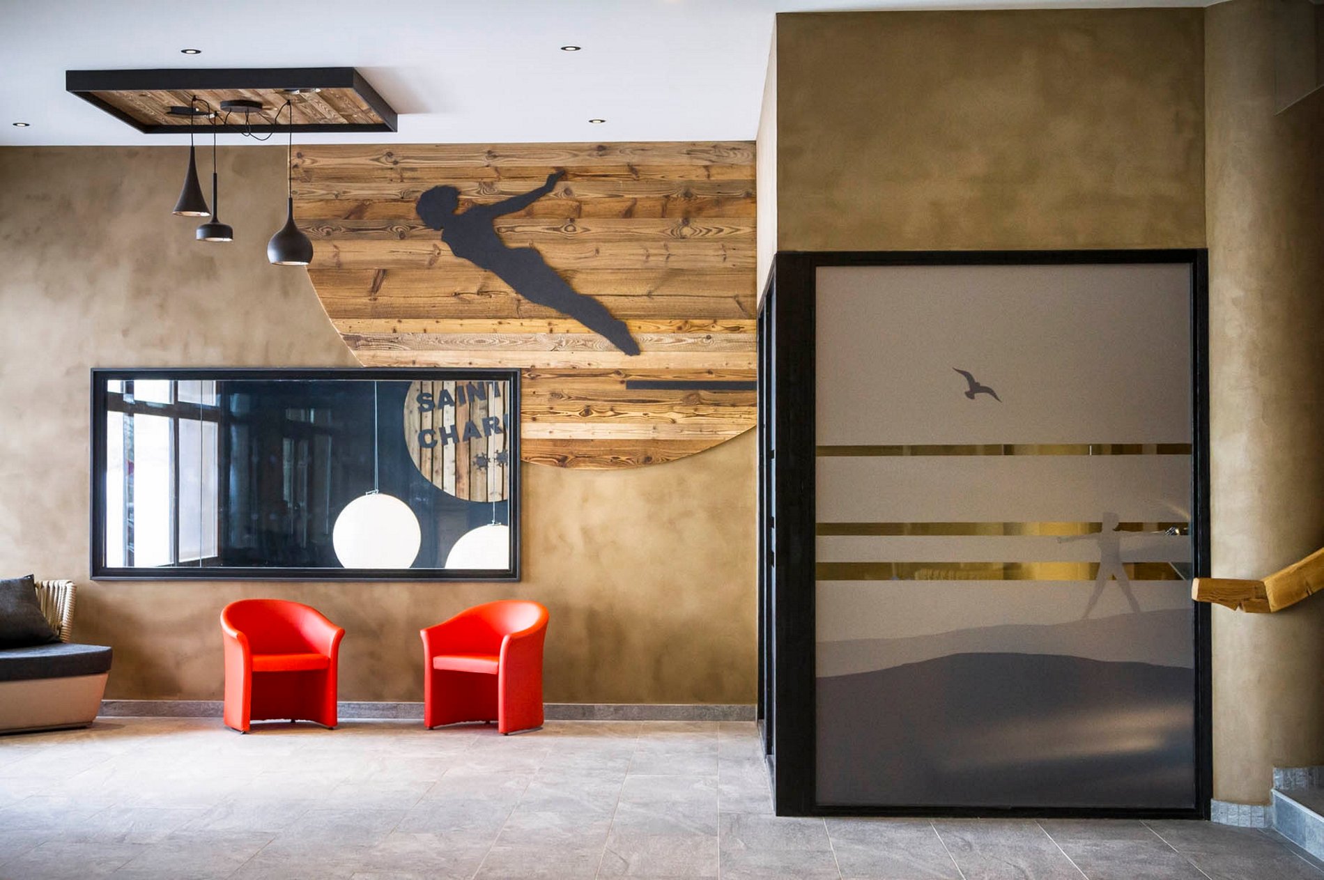 2021d970-2806-4102-b7b9-bce16b686c1a