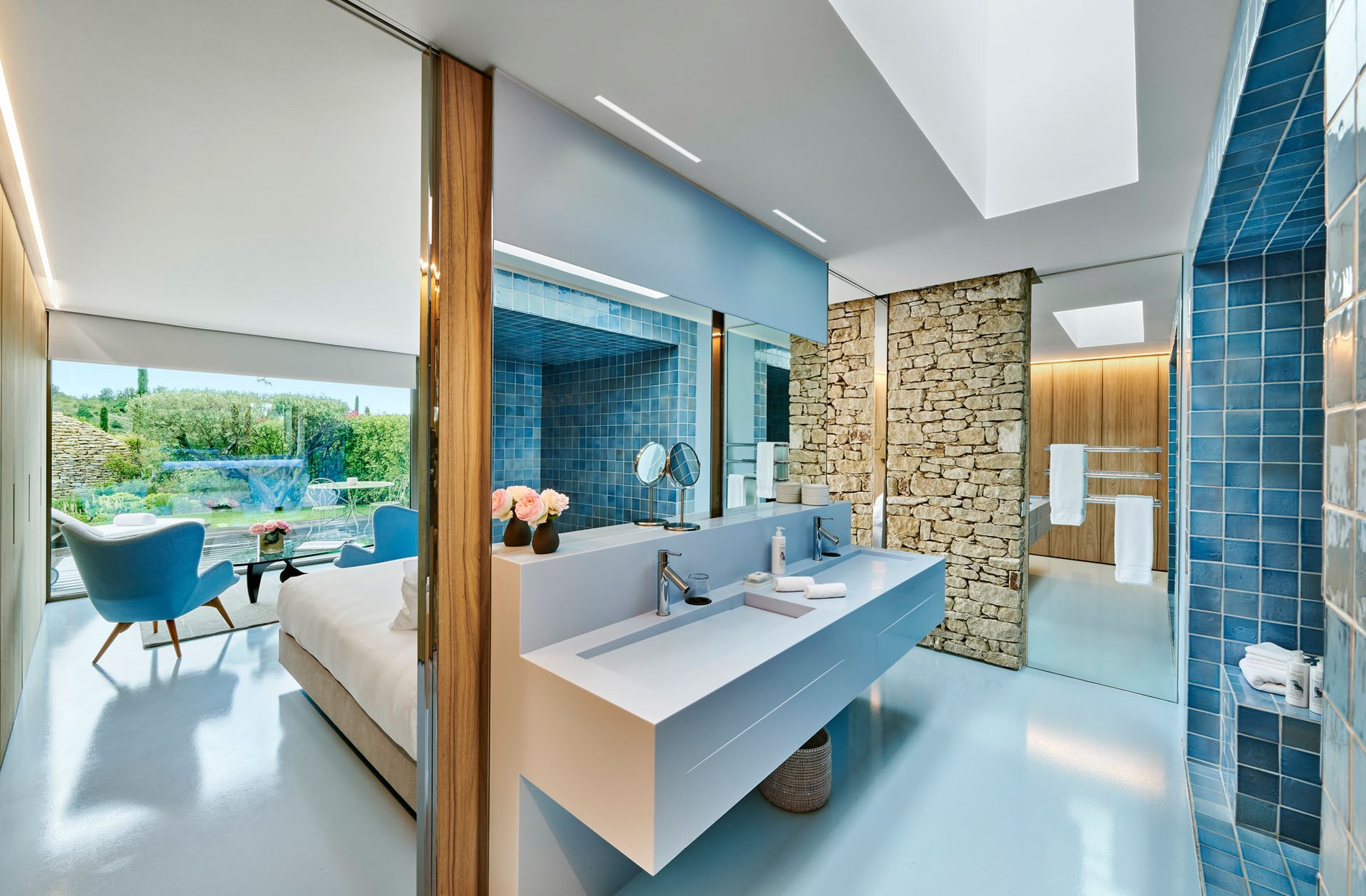 25b6ab93-51a5-49f0-a73f-5017edac8a64