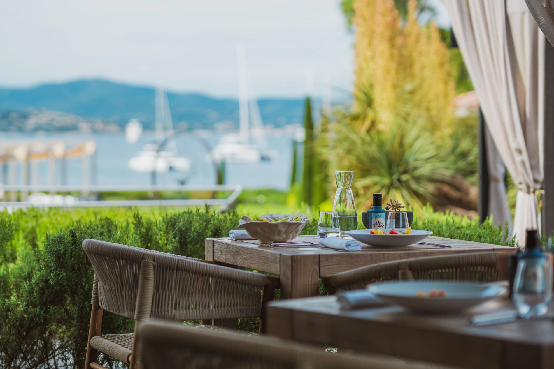 Kube 圣特罗佩:地中海午餐 & 与 Alta 一起享受天台晚餐