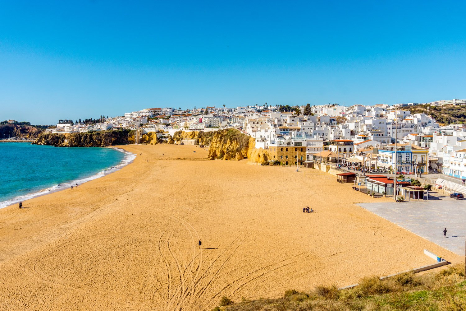 Strand in der Altstadt von Albufeira, gelegen an der Algarve