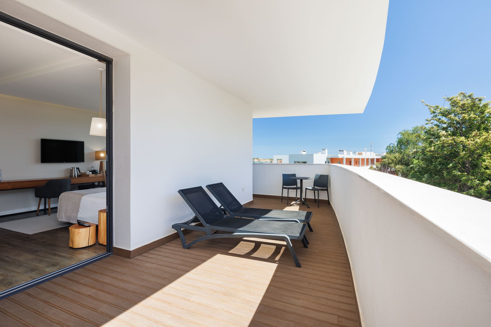 4e6b297b-2a14-470e-8636-af5577380b1b