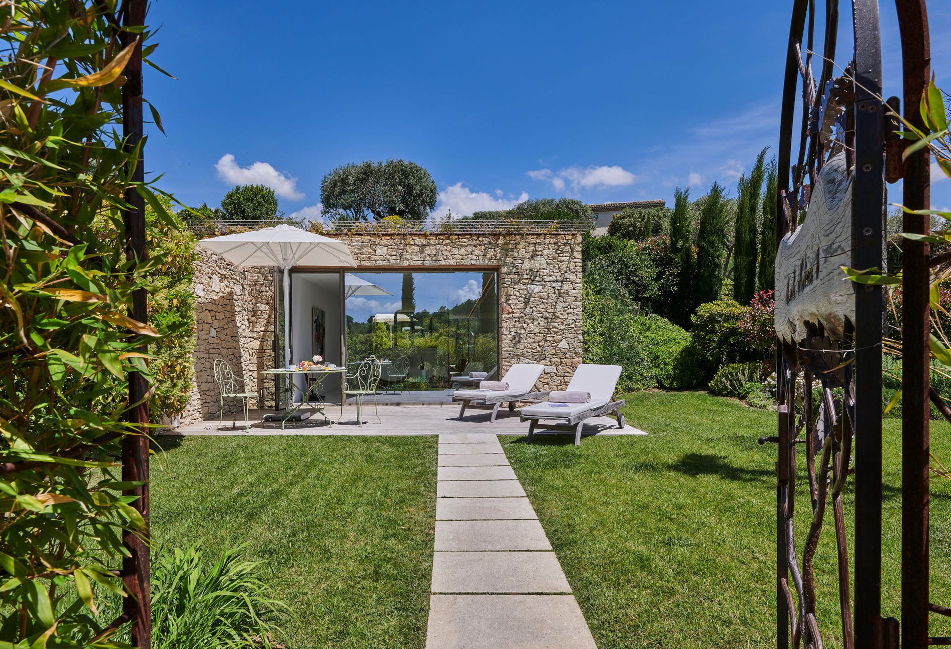 66f4152e-6d31-4dfa-9a20-6db468381971