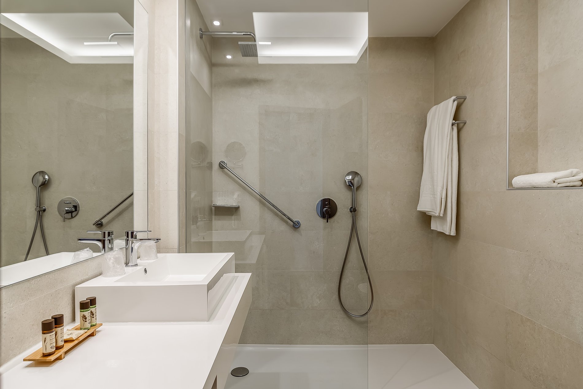 6d8eb3c3-c537-4801-b5dc-d9f13b478d13