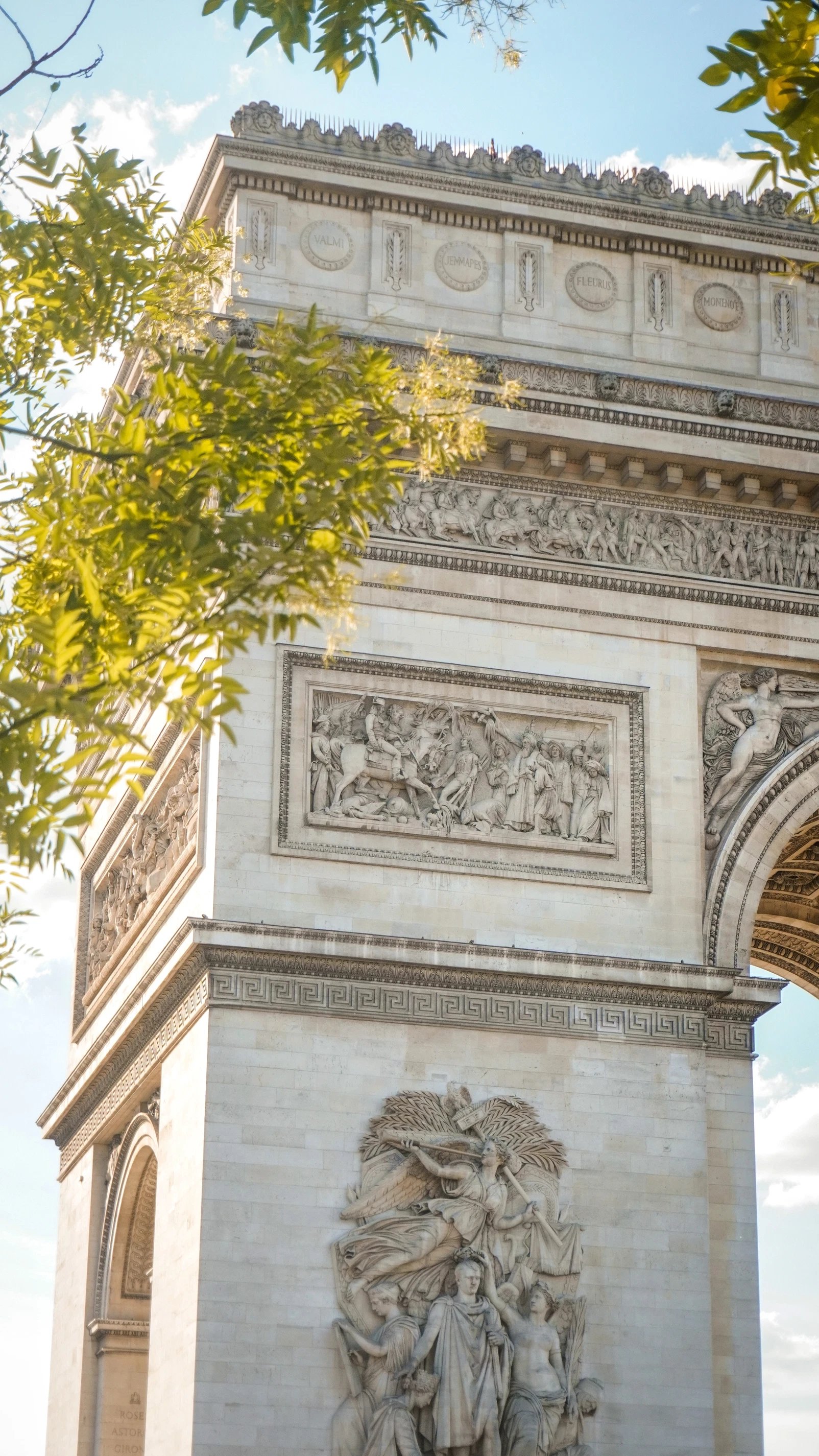 Avenue des Champs-Elysees - Hotel Villa Alessandra Paris 17