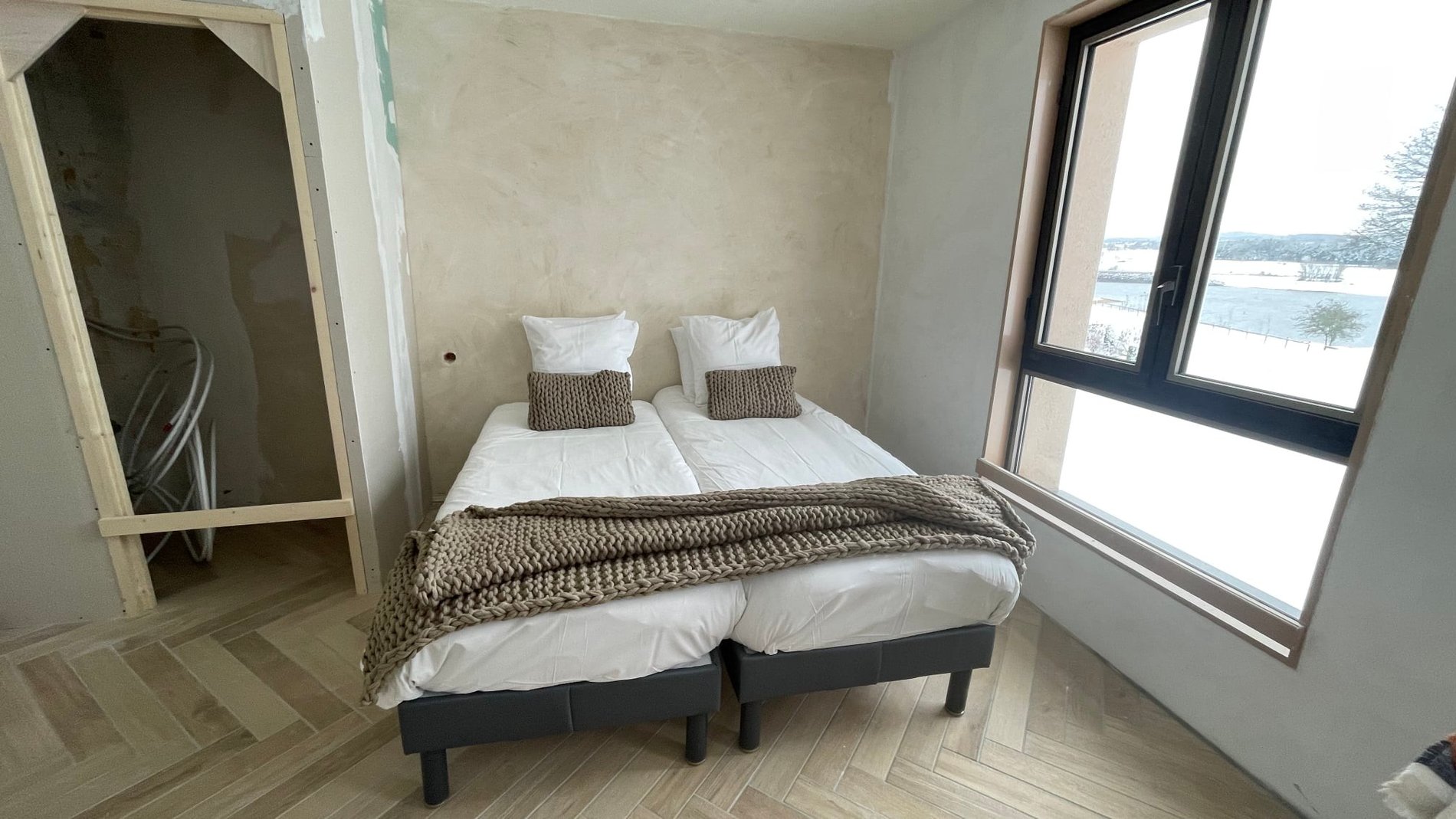 705dd66c-c284-4064-ac6a-e389372ba684