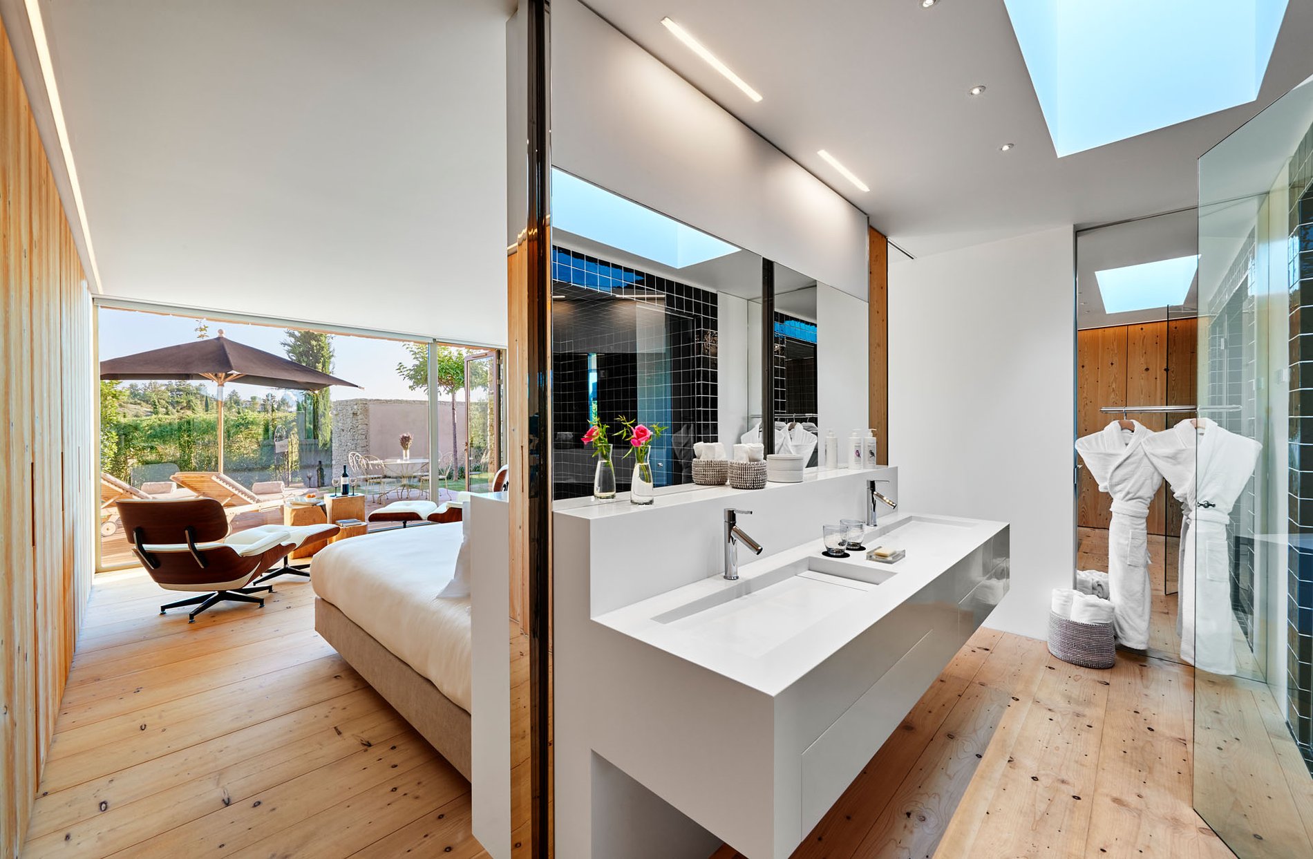 7a8f5aee-209f-450b-b963-9425fdb16047