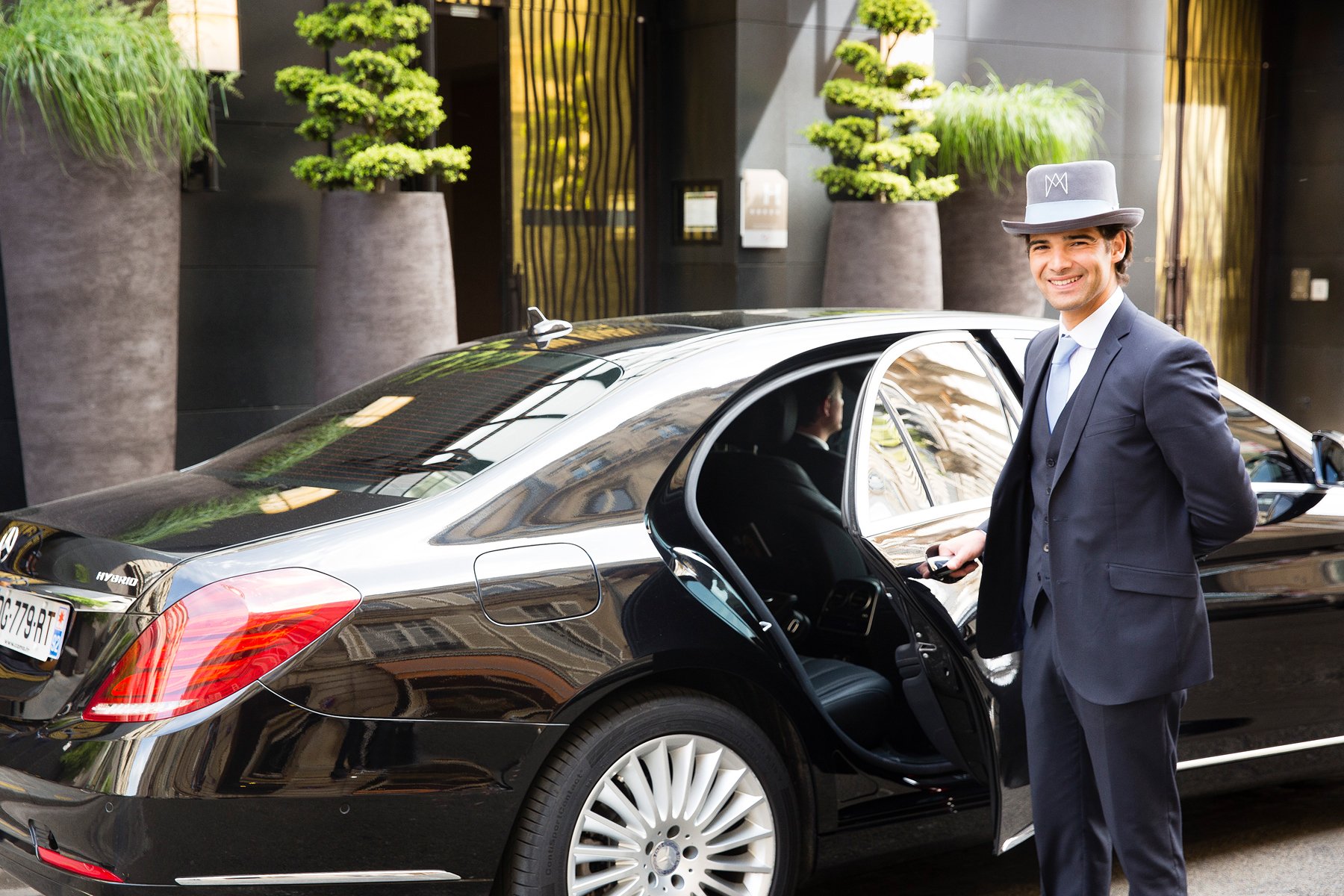 Free departure transfer 5 star hotel Paris