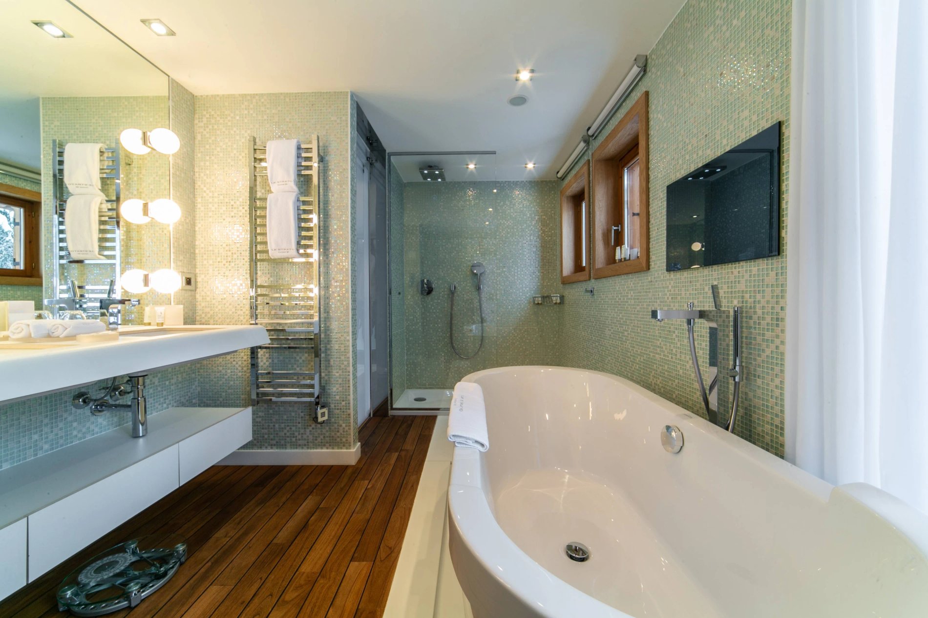 8873a9b8-86fd-472f-bd15-9e678281a1d9