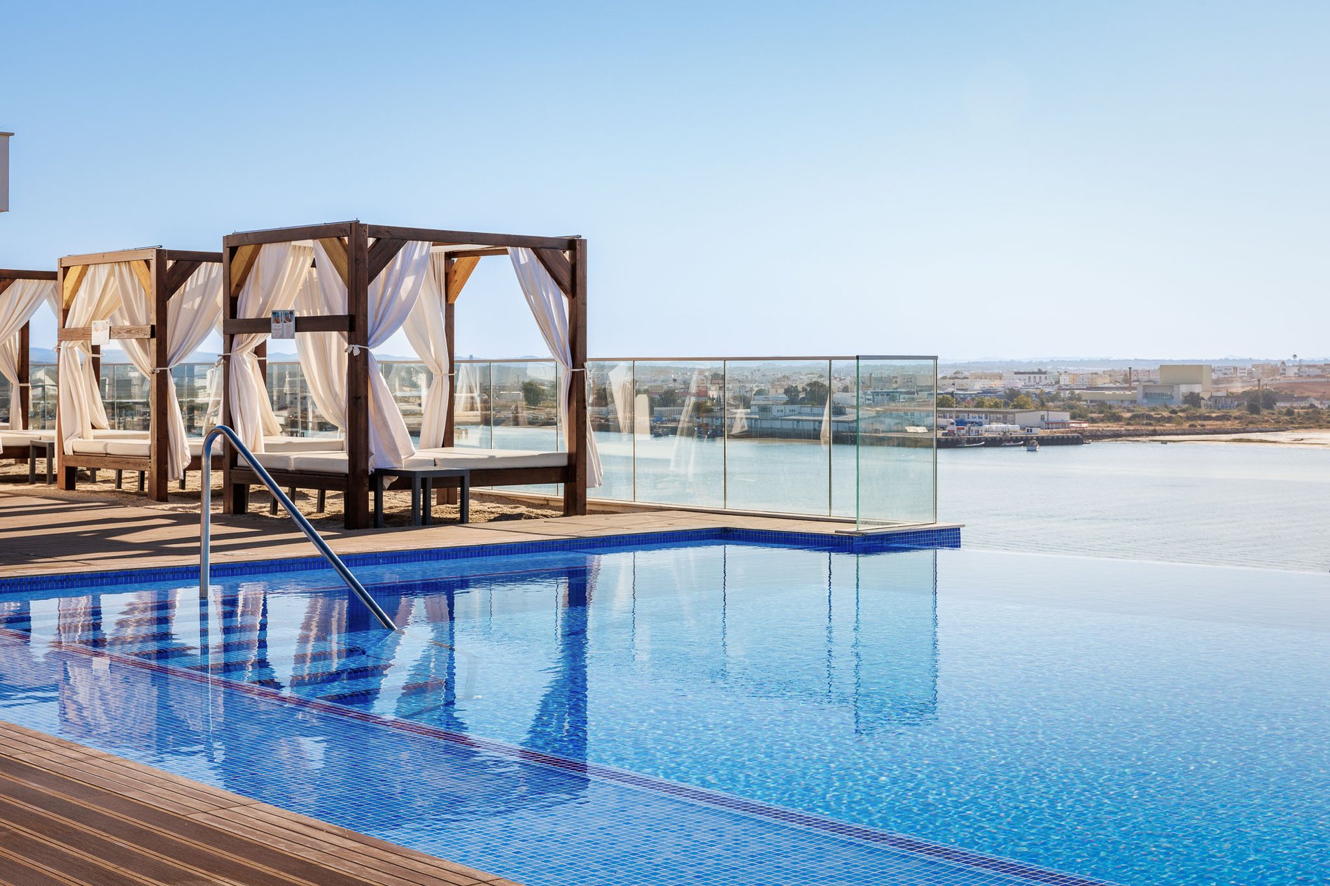 8f141749-1f30-469f-b337-397ee62a86c5