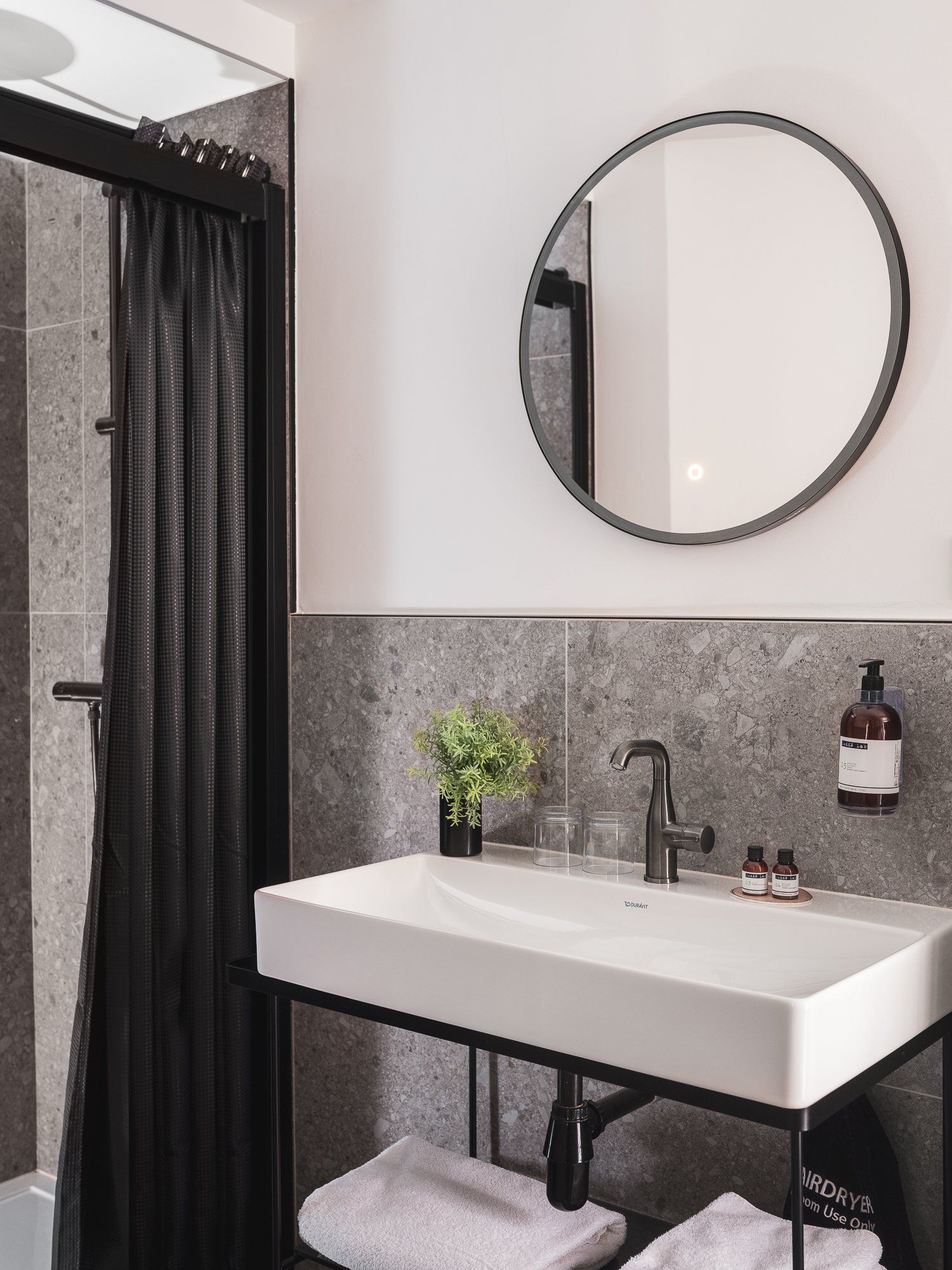 94258574-d592-4ad7-a369-3e9017fad100