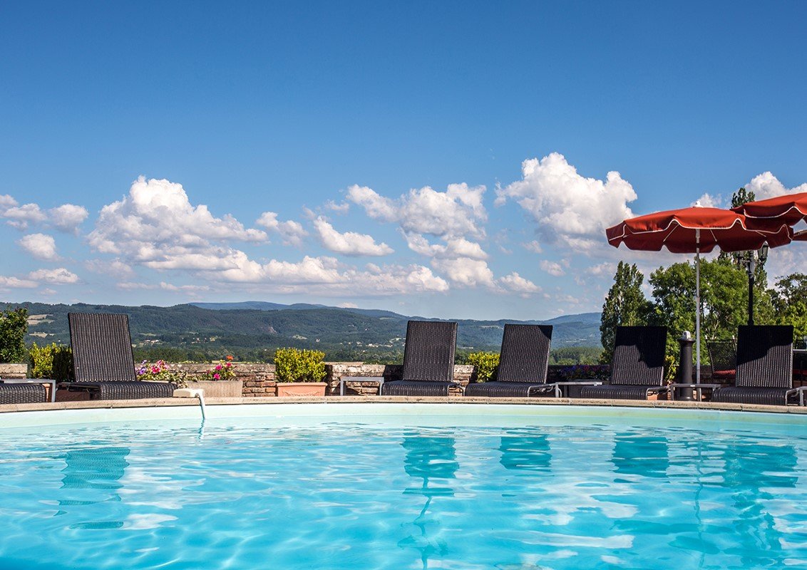 Outside swimming pool Chateau Maulmont