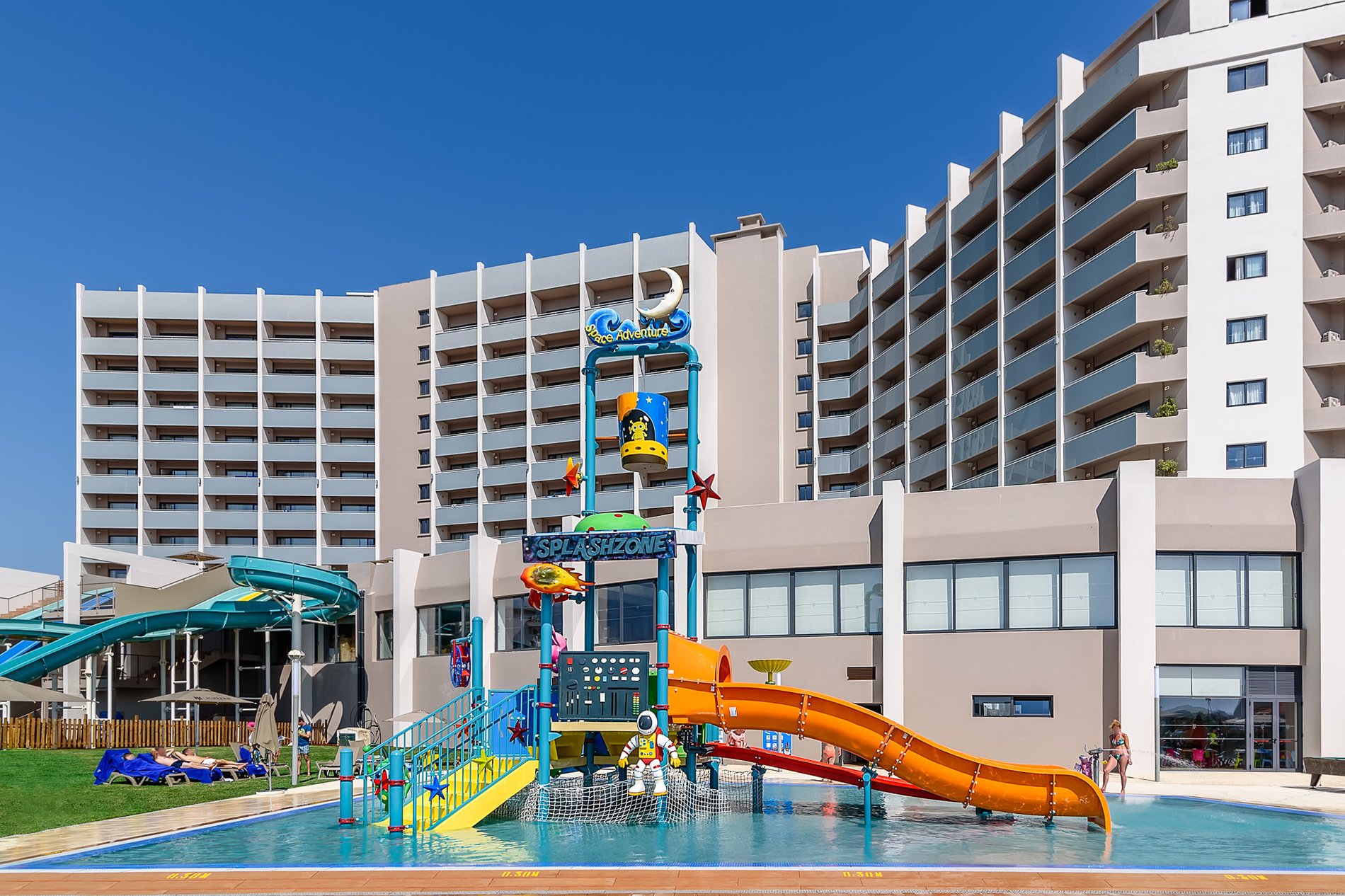 Wasserrutschen im Aqua Park des Jupiter Albufeira Hotels