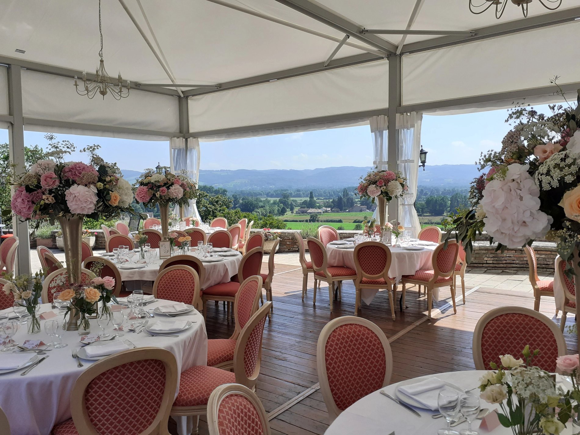 Marquee wedding Chateau de Maulmont