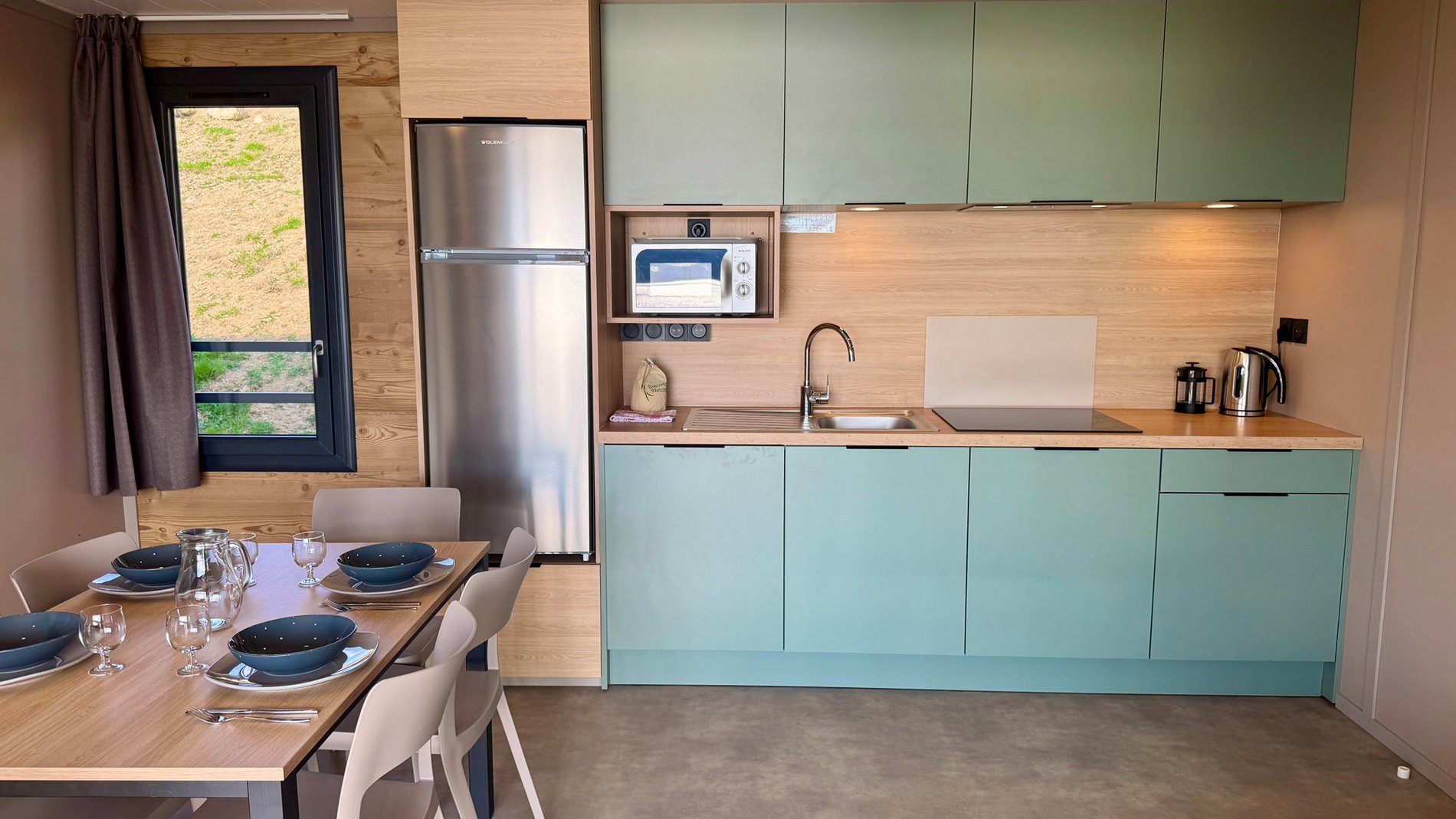 98bd6b35-7ee7-49e6-925a-3ef0a153ae31