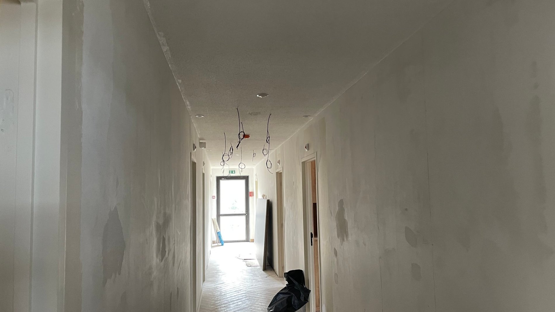 9b303d12-d22d-4784-95ed-732810978ee6