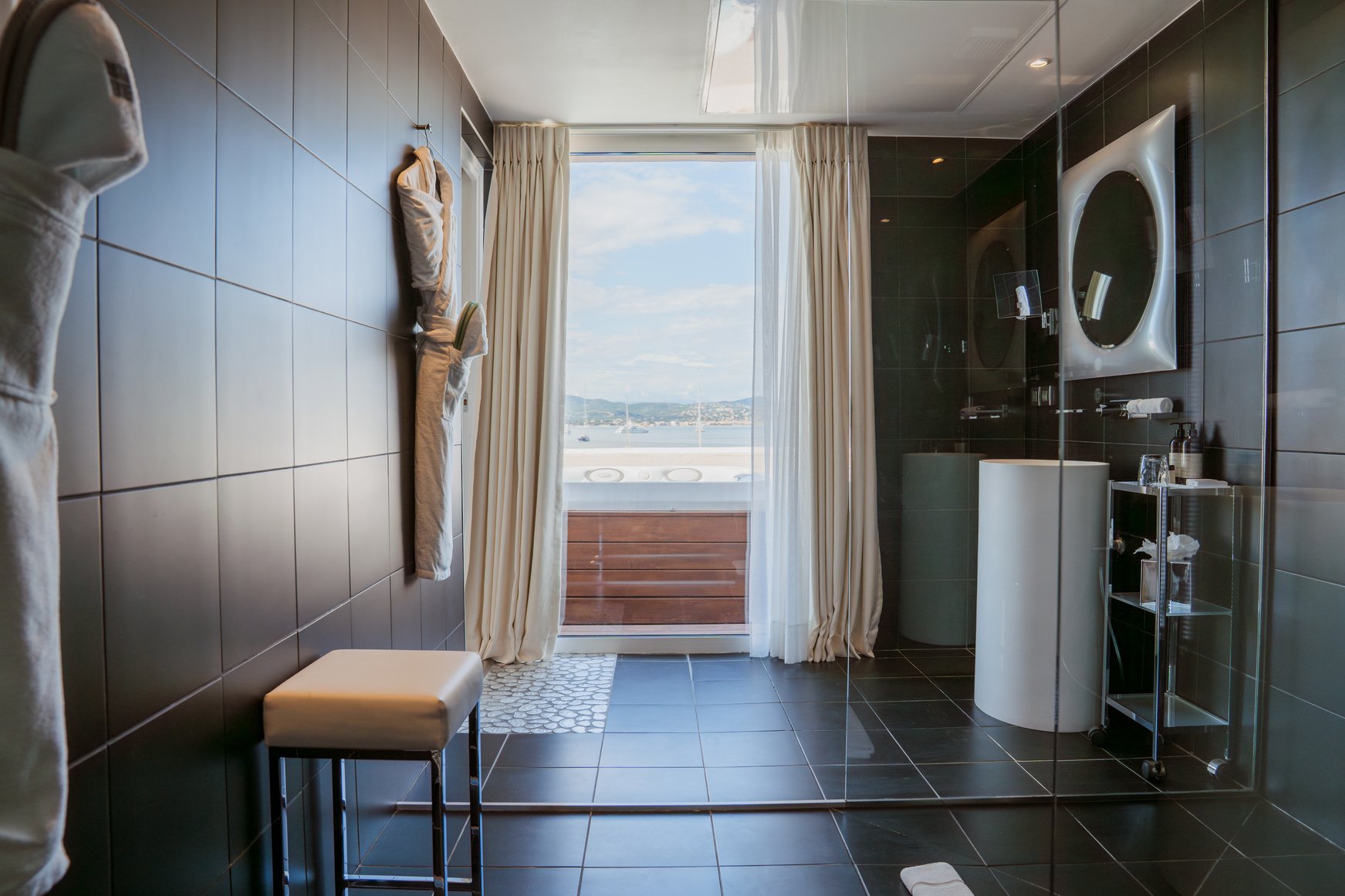 9c306f96-3006-4baf-91ff-396e9da51213