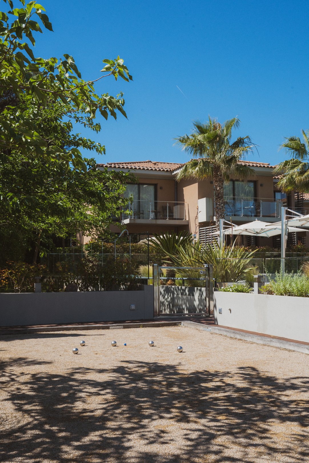 Аперо и петанк в Kube Сен-Тропе