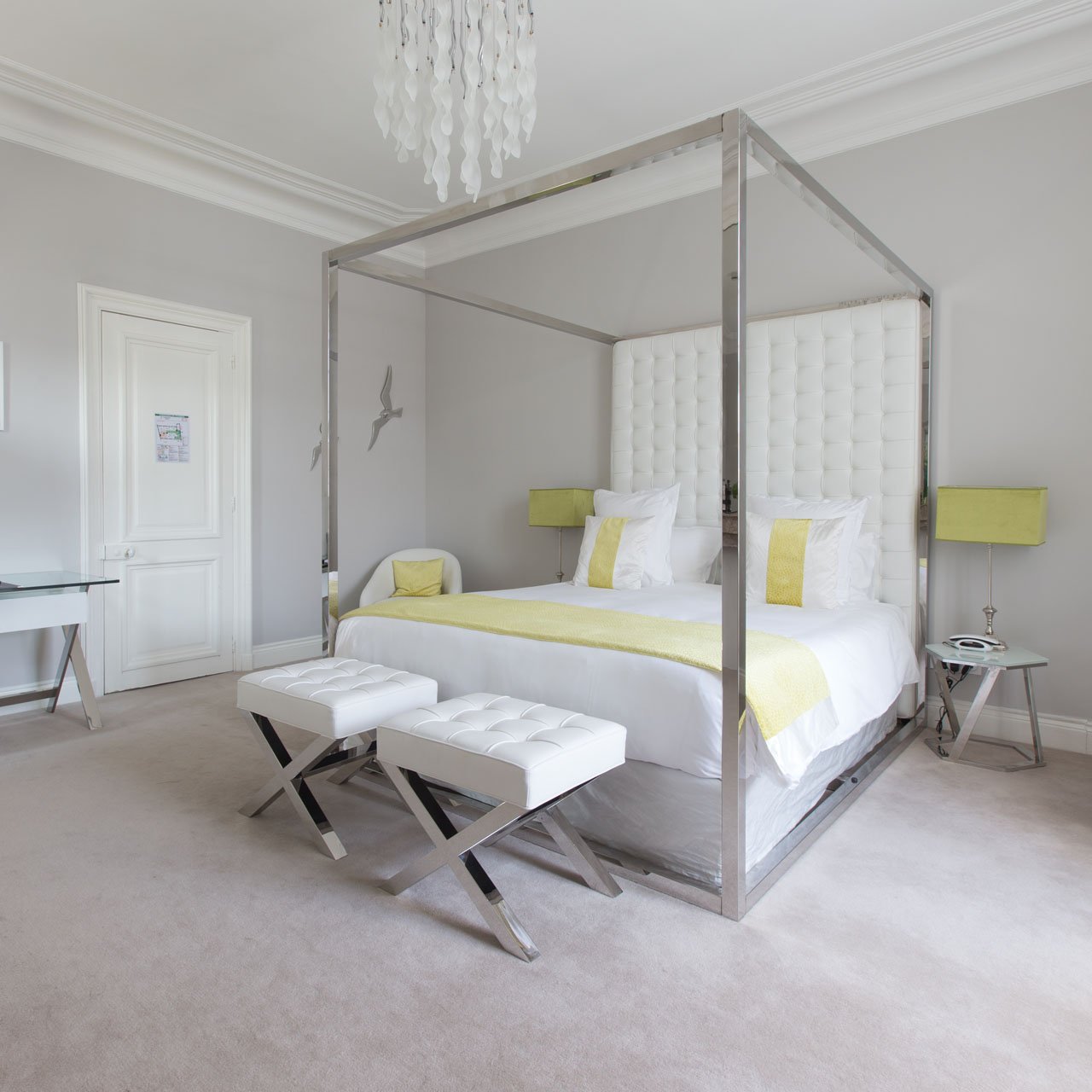 a7e126ae-c073-40a6-988e-846f125e3c7e