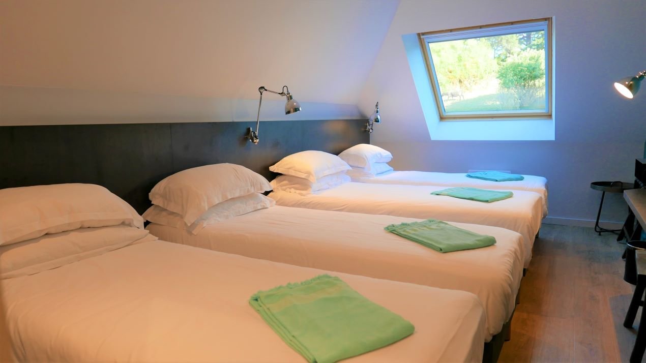 Le Cardinal | Family room with terrace