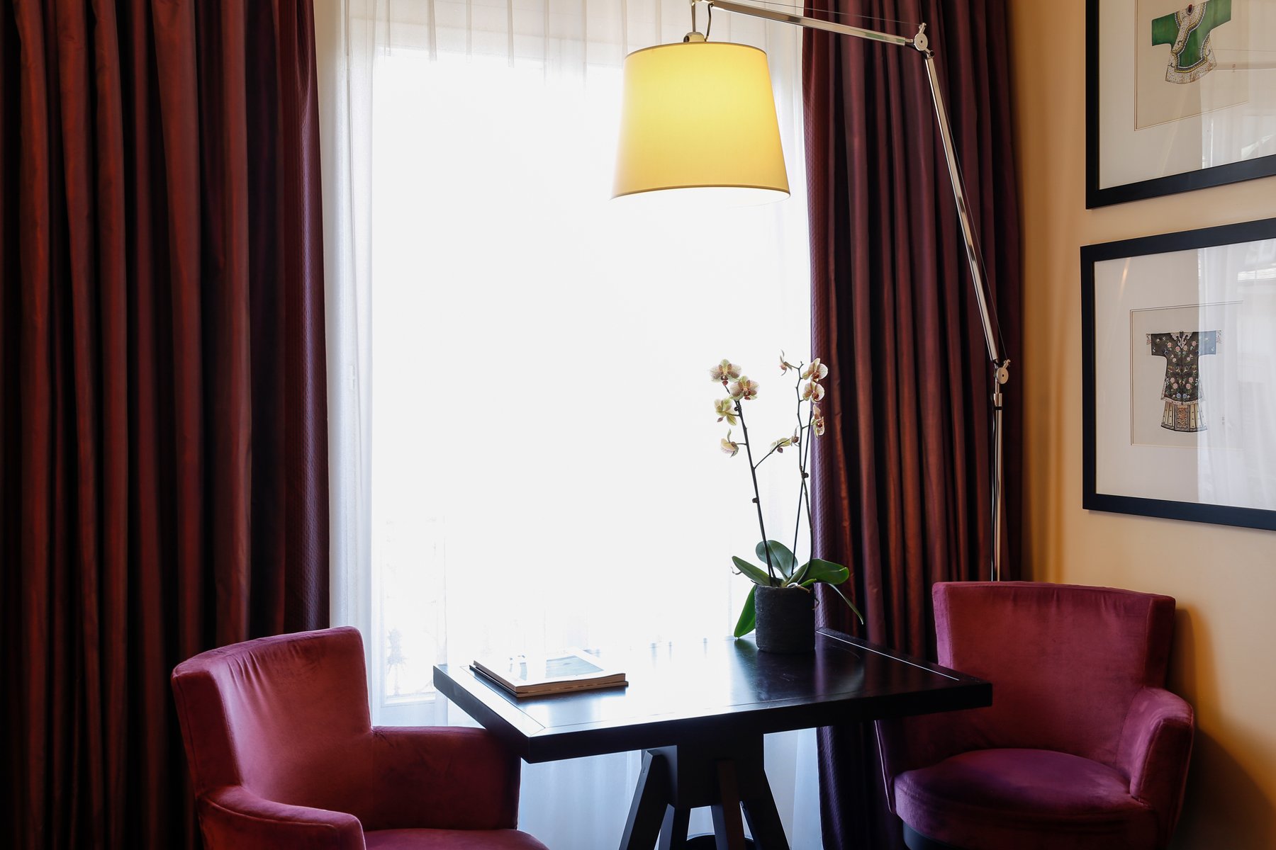 Hotel Eastwest Chambre Deluxe coin salon