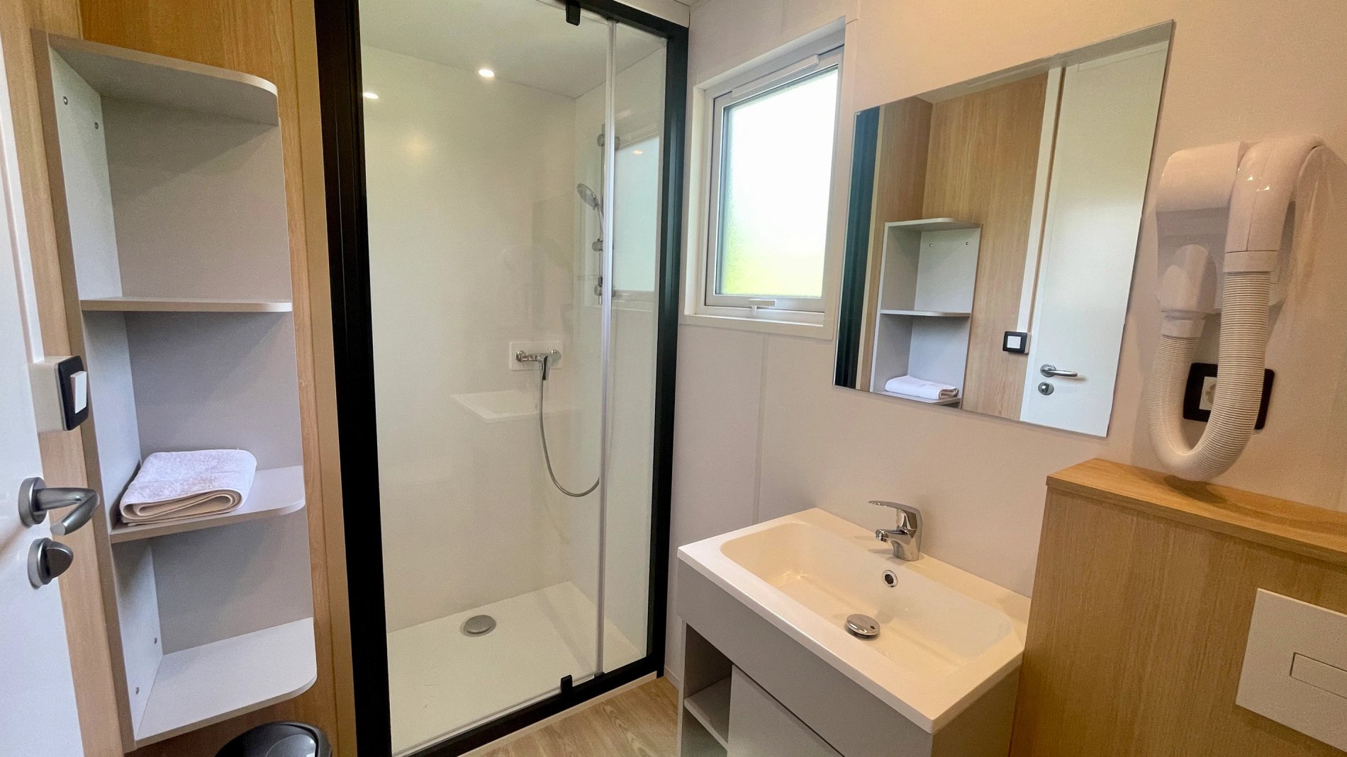 b3a2fb80-fd48-4a6e-9ae4-76d89ed86af3