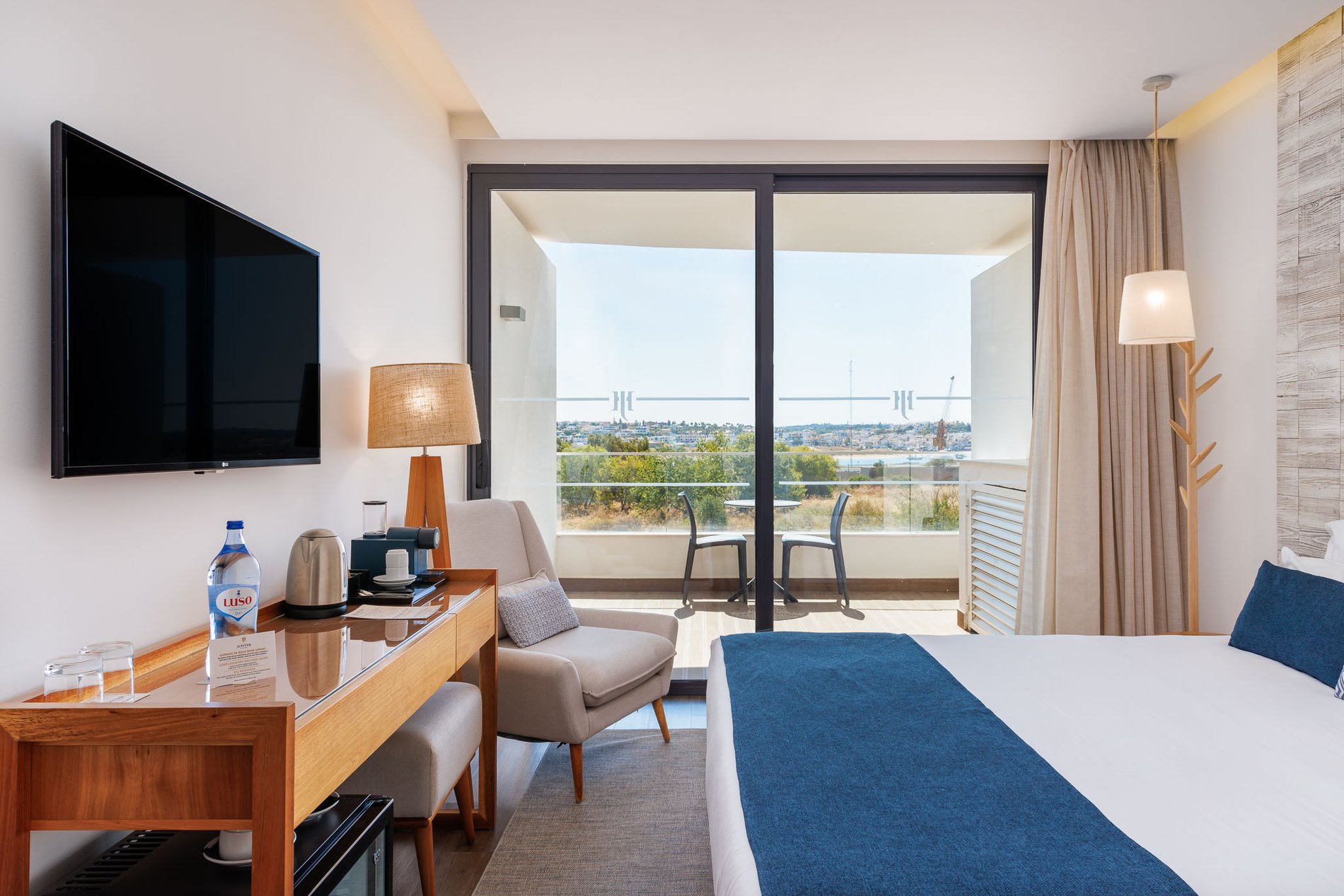 b5ef83e7-4495-4004-b9bc-995d84f127b7