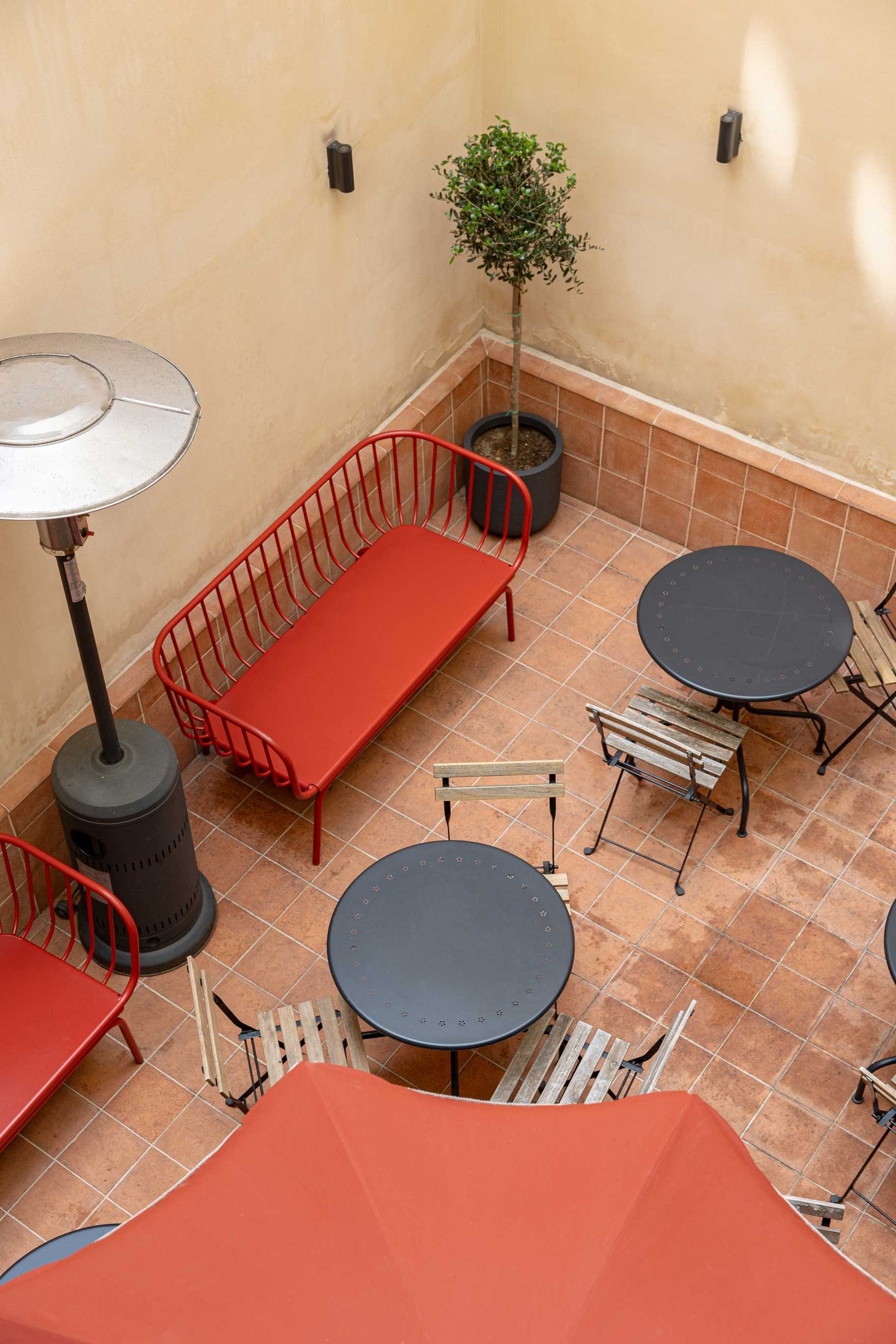 b7ccb418-400f-4e40-932c-6b0643989286