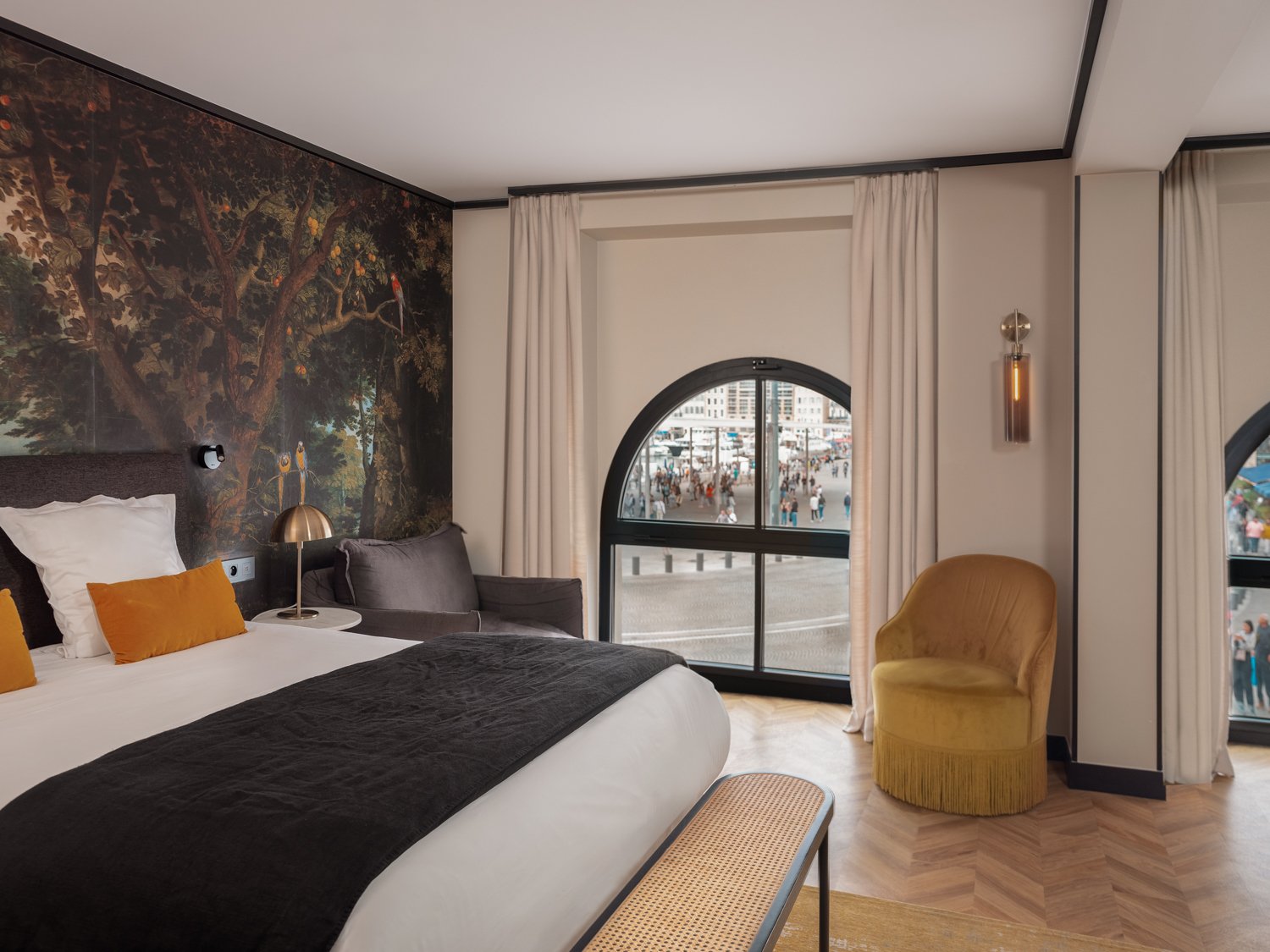 b8d6924d-7be8-42b8-b988-425cbe4bd36f