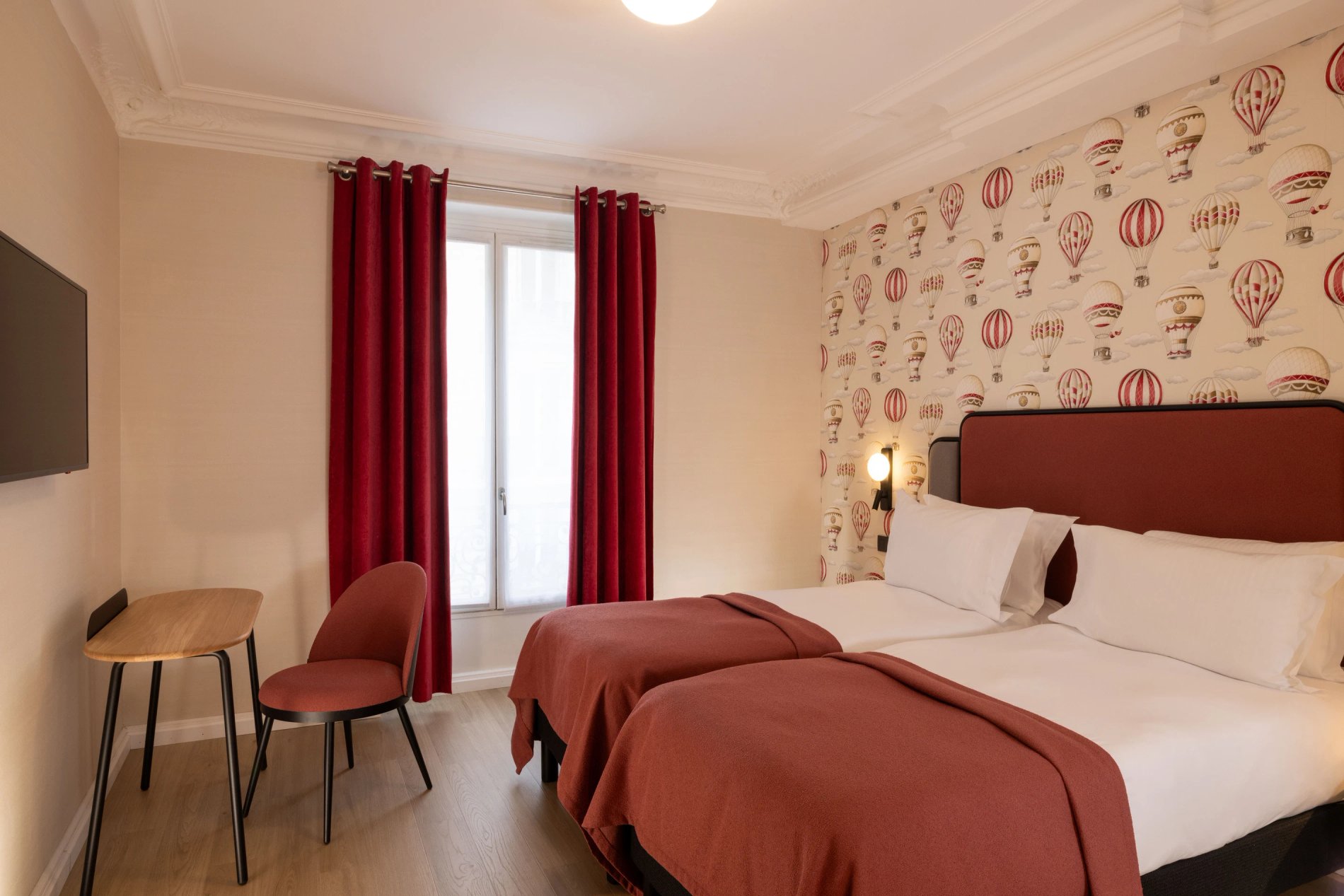 Hôtel Le 46 | Prestige Room | Bedroom