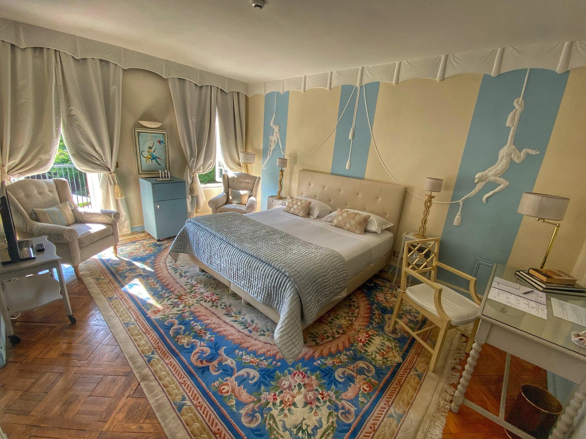 c06ad54d-0c99-4243-8cbf-47410d39797f