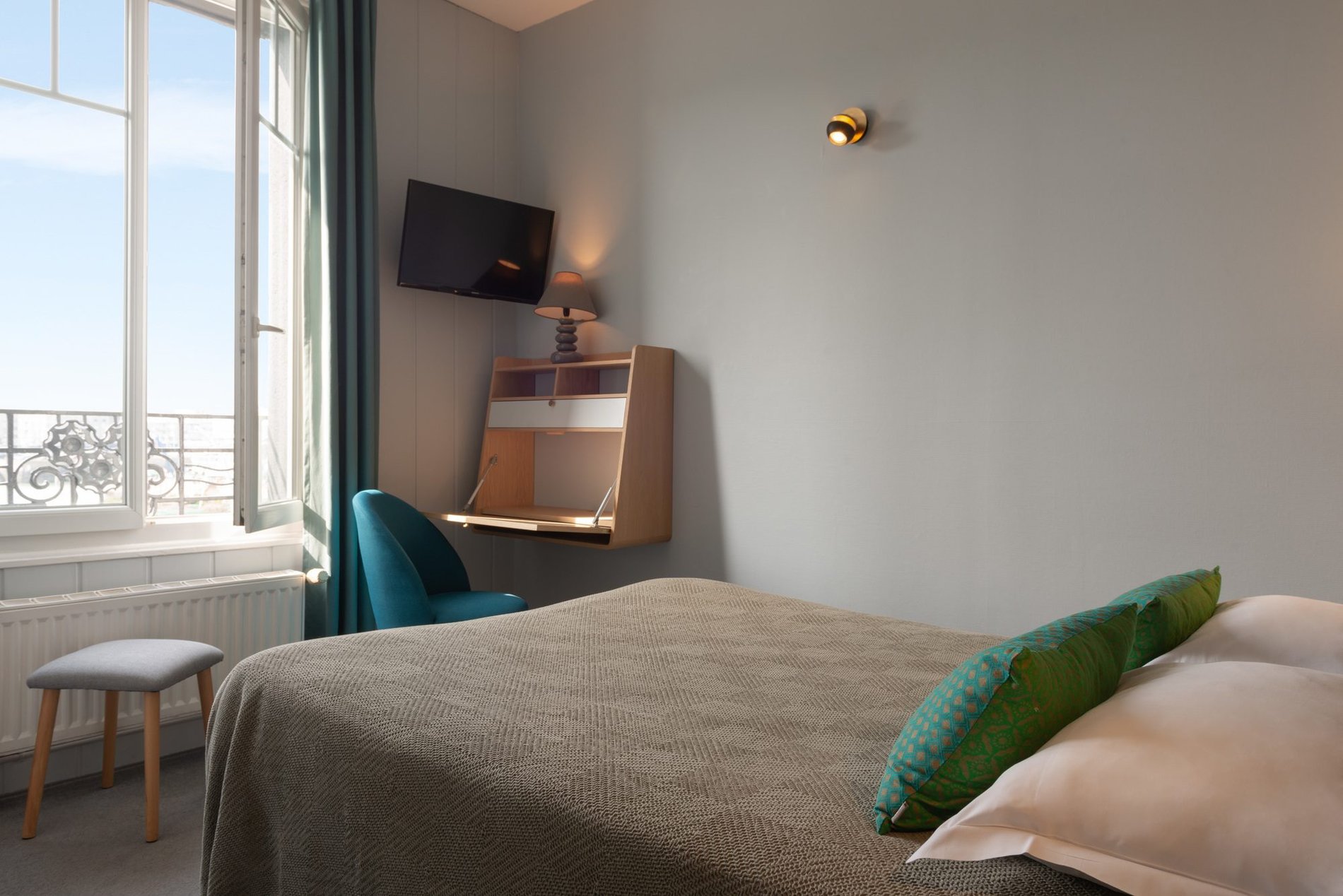 c637b899-d151-4a85-b83d-994e31f3e8e4