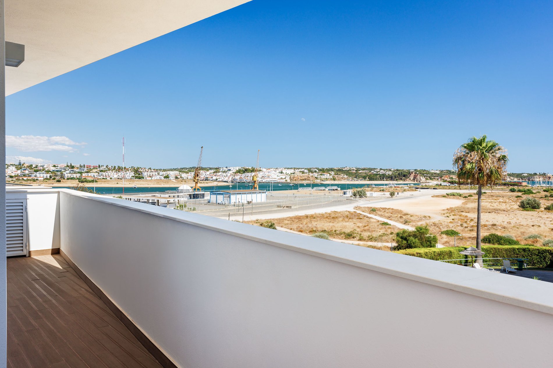 c7b1633a-5563-4ca5-9554-e61436d4c13e