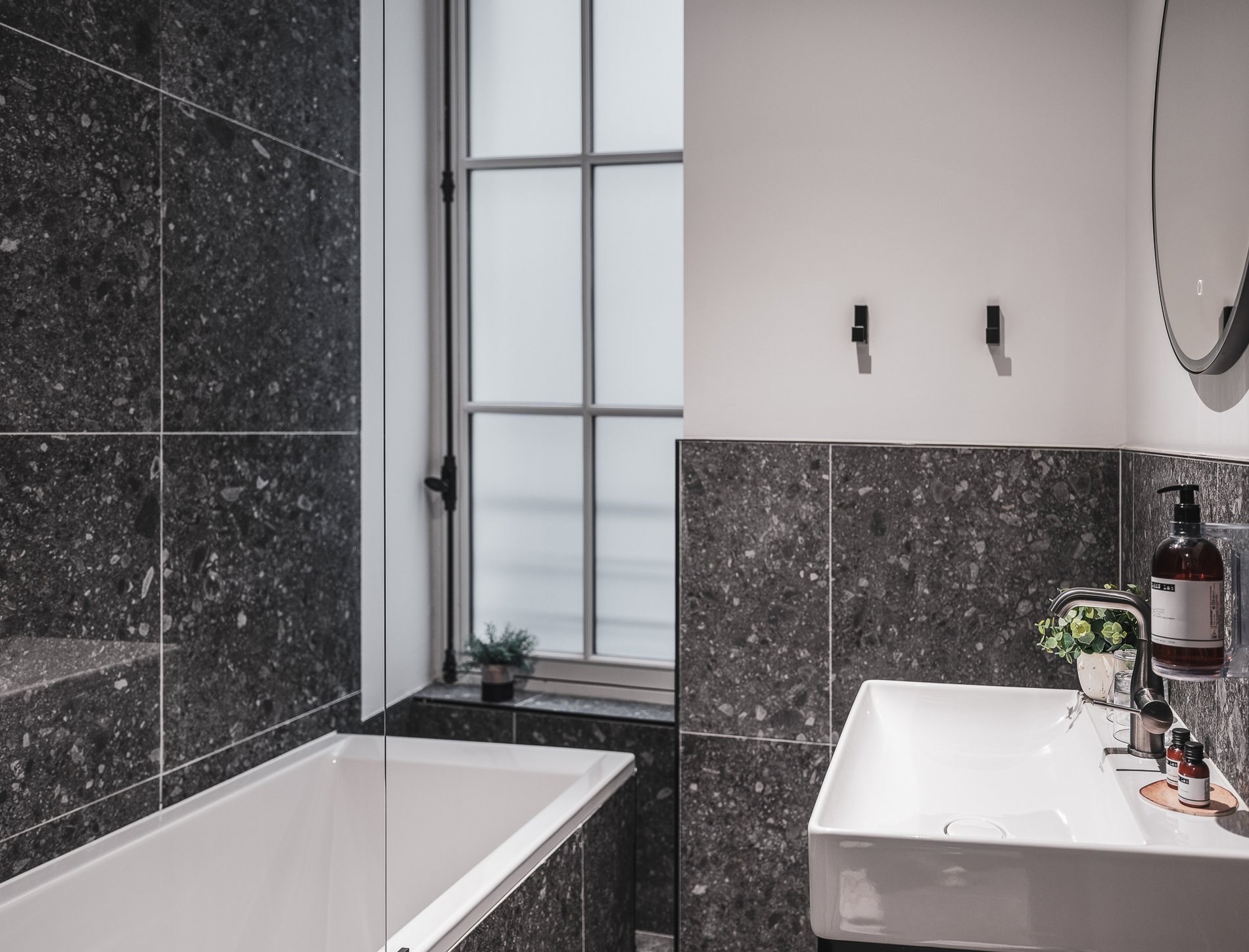 cb5eb190-5e44-404c-a158-d25f9dc6fe65