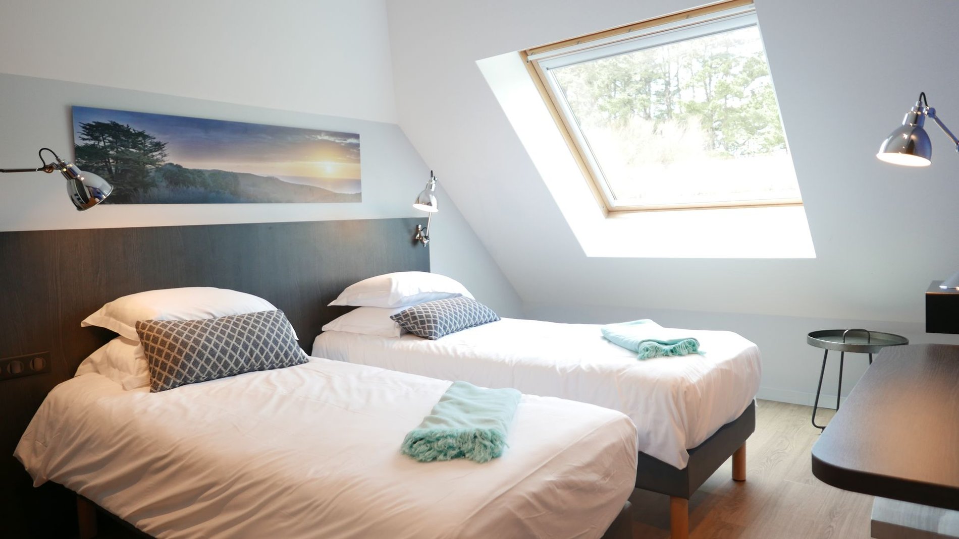 Le Cardinal | Country family room