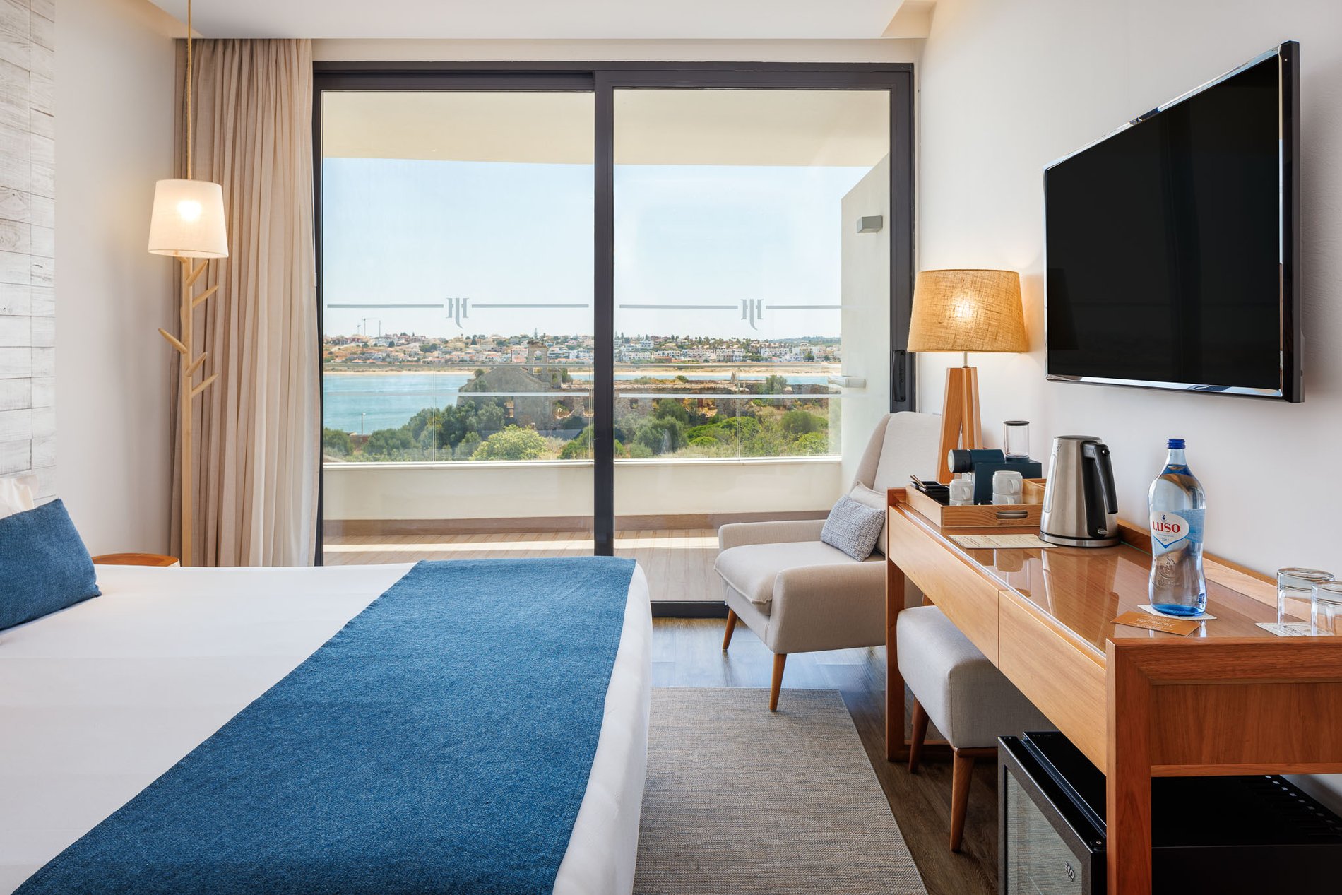 d0b5aec5-2bbe-49fe-8368-47b3921c8eec