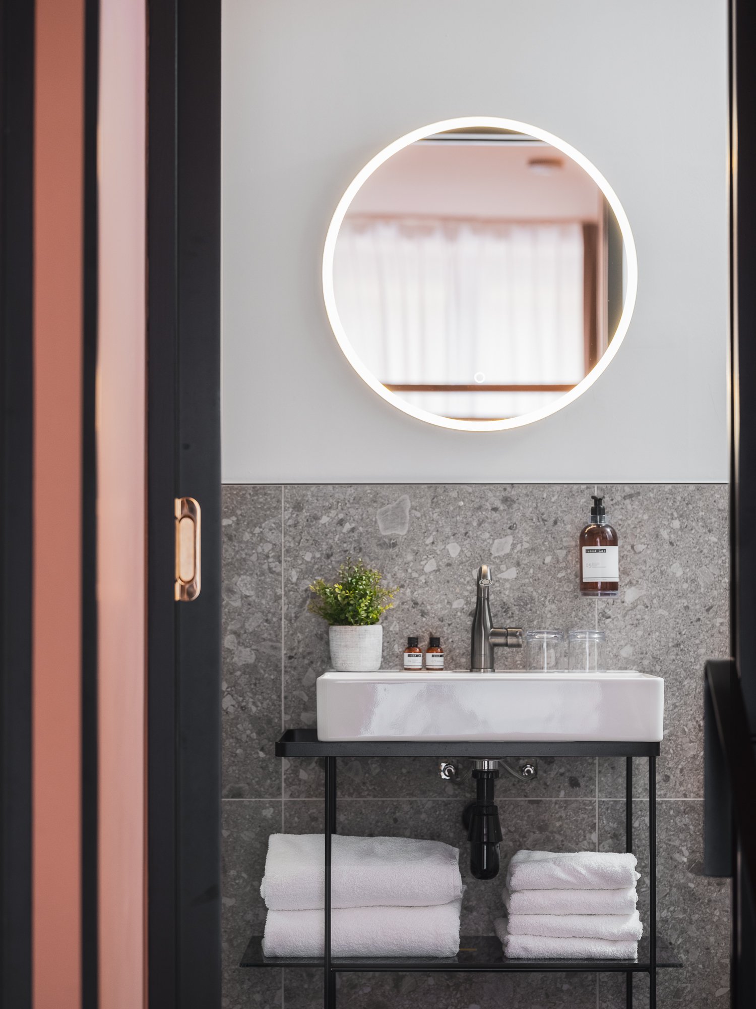 d1a53957-35f9-41f0-bd87-8cff14107d8a