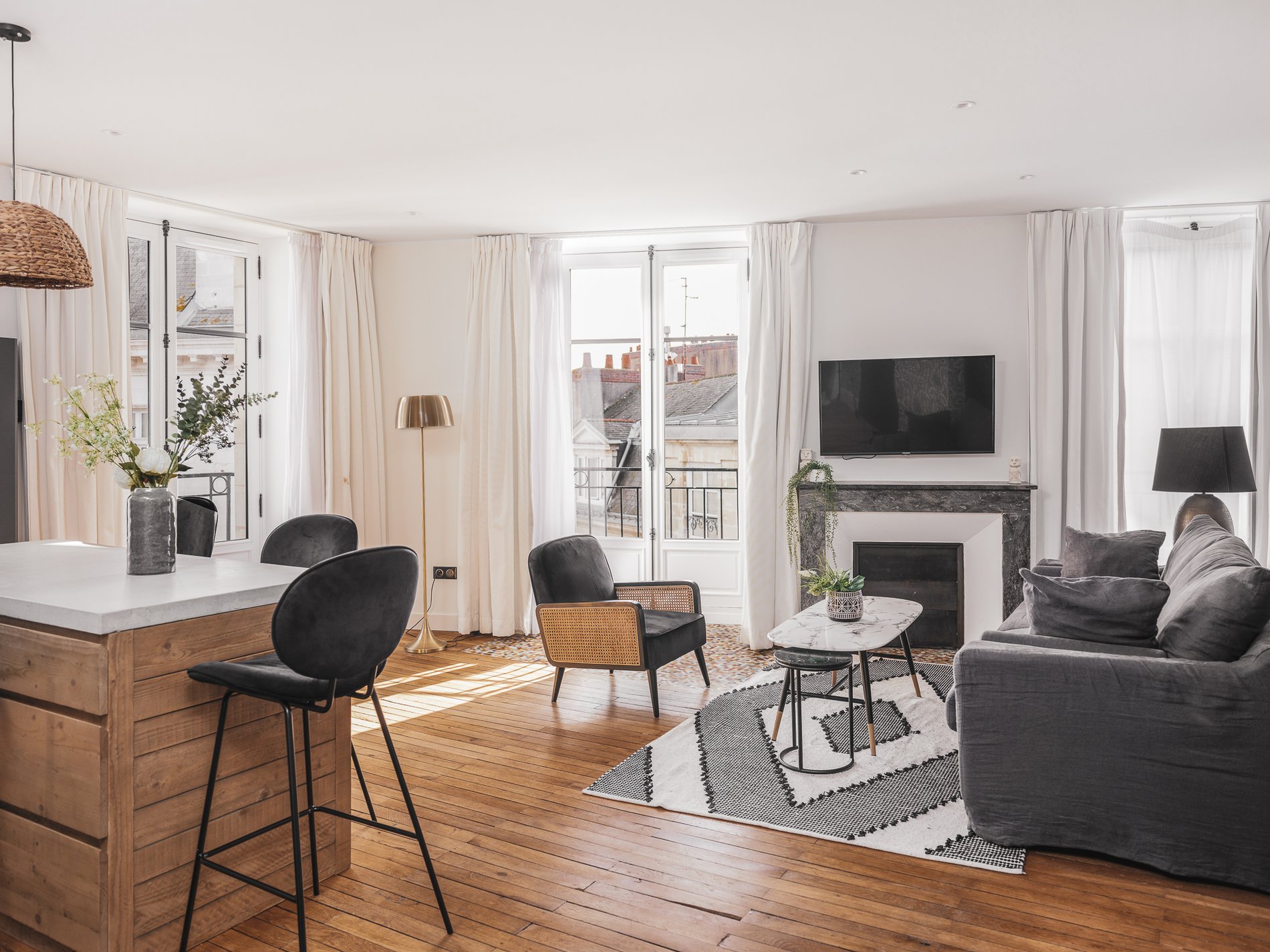 d2078a9d-0f10-422e-8e84-ece60a193228