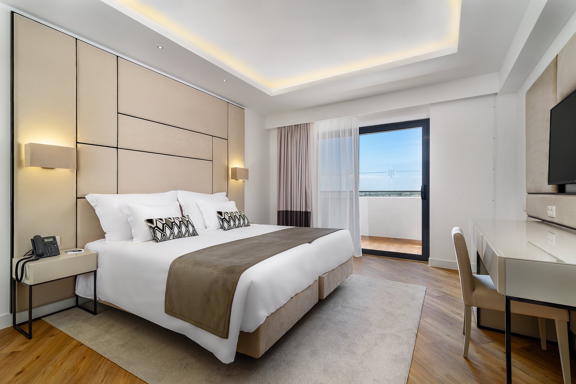 d52601f1-f876-4168-9ead-44d4e4a43980