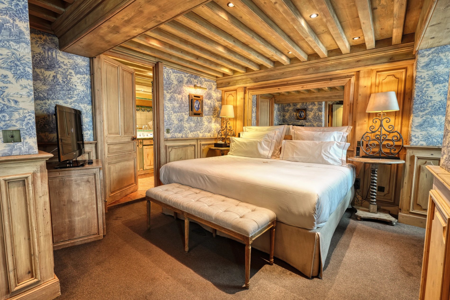 d7d92a46-e933-4d2a-9c56-65cf6f96bfb3