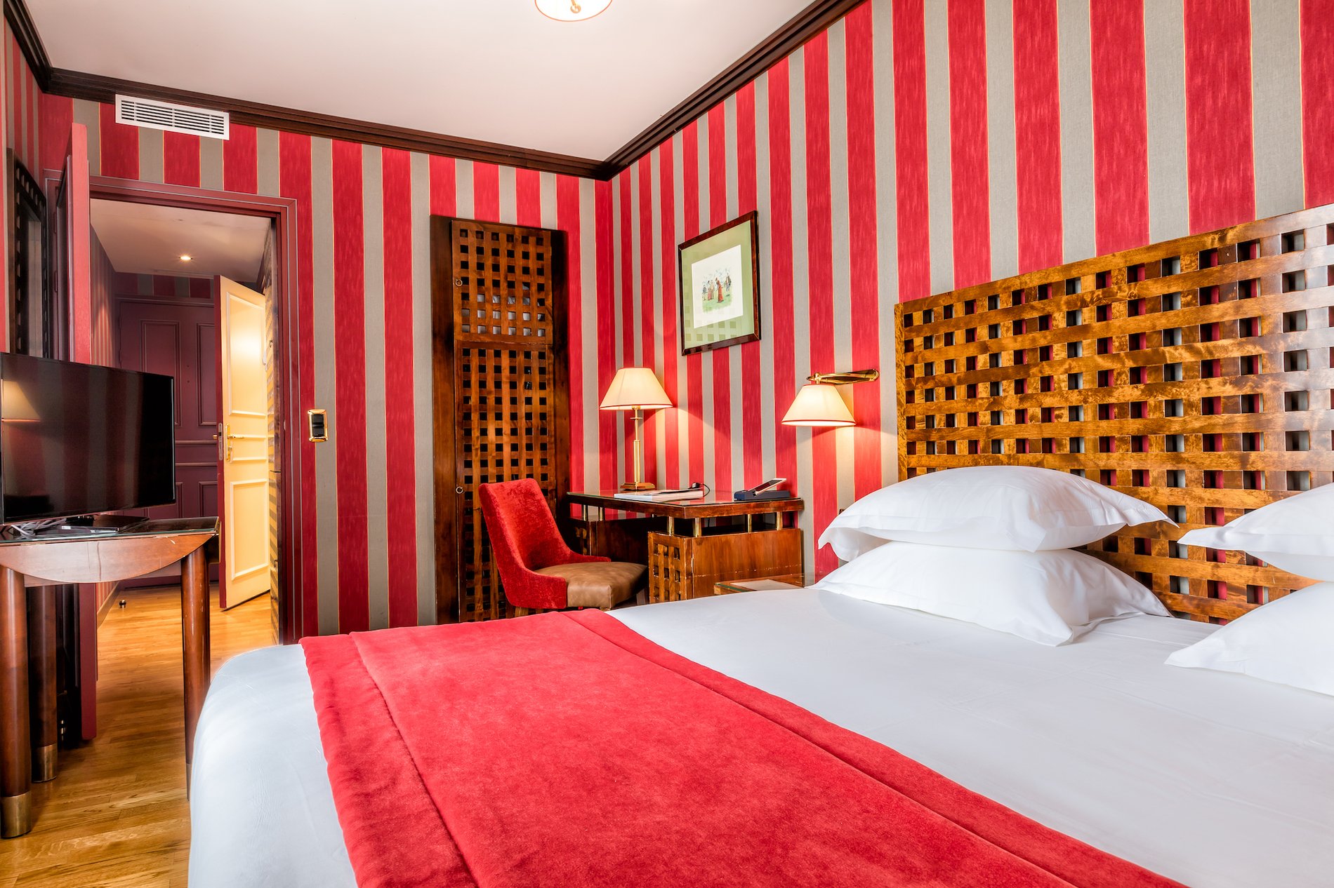 db50b97f-e826-43a5-8174-3cf6b2354dd9