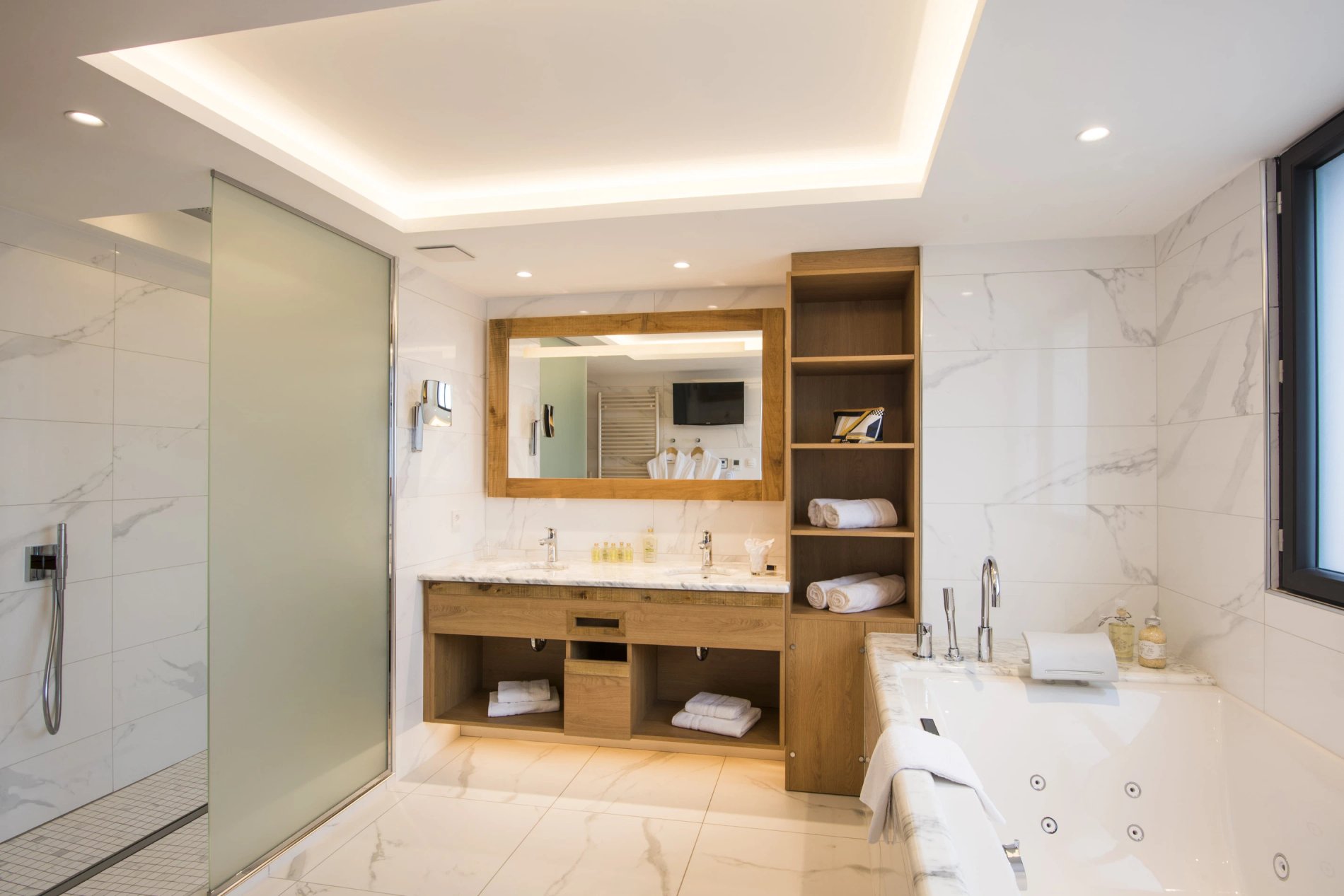 Suite-Deluxe-Spa-Jacuzzi-Privatif-Alsace