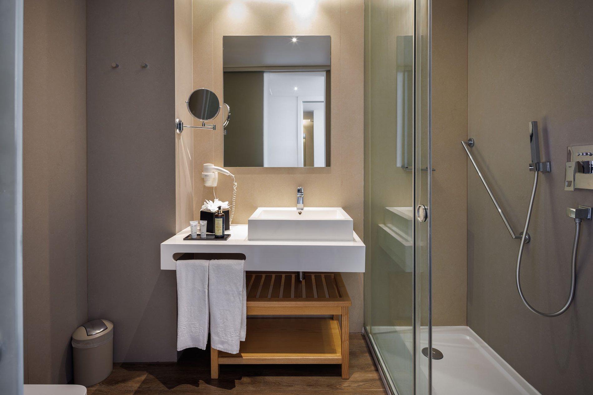 ec55a380-bd95-4949-950c-582f3dc0123c