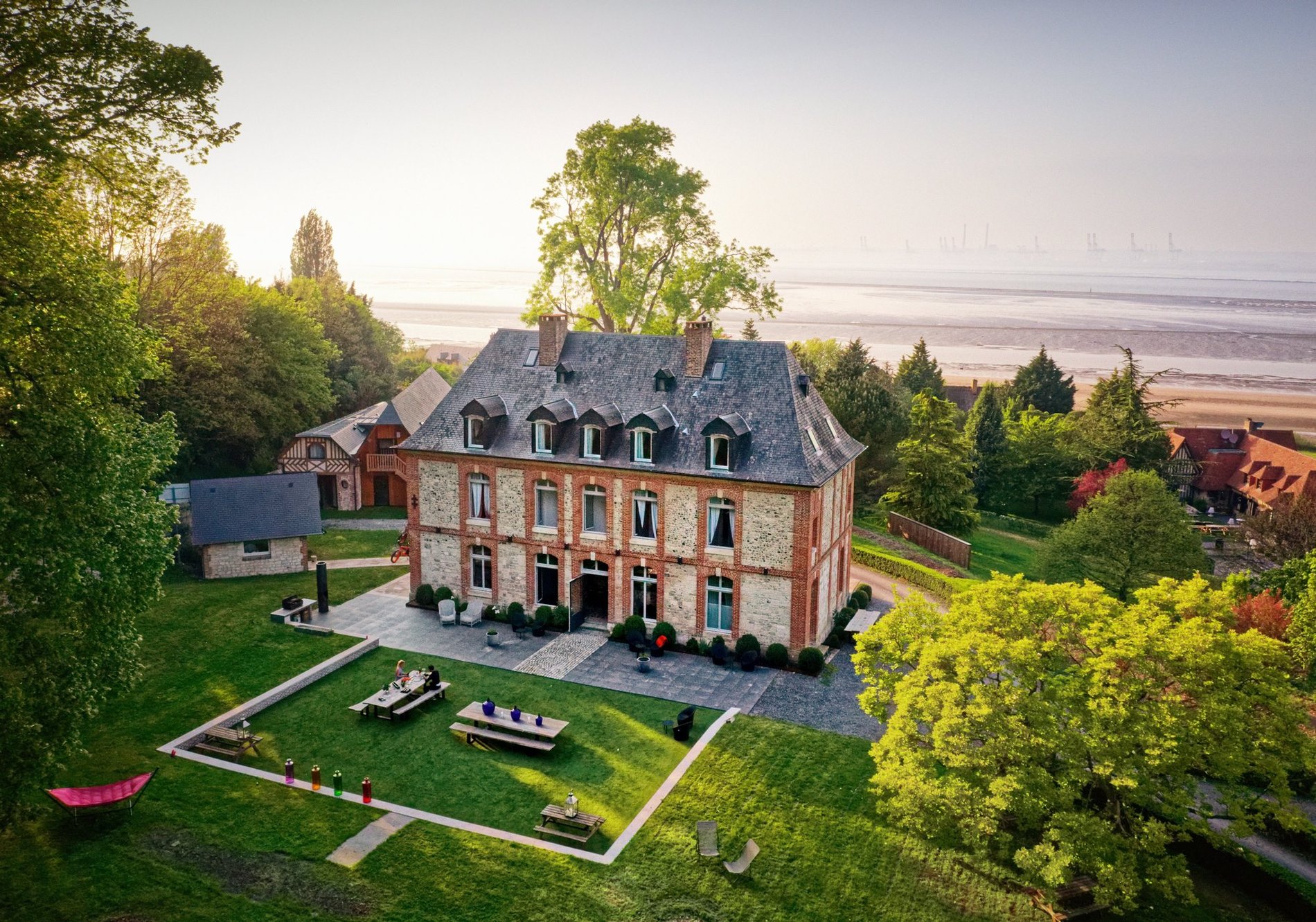 ee4933d8-dbf1-4fc3-a05c-3935c1348b61