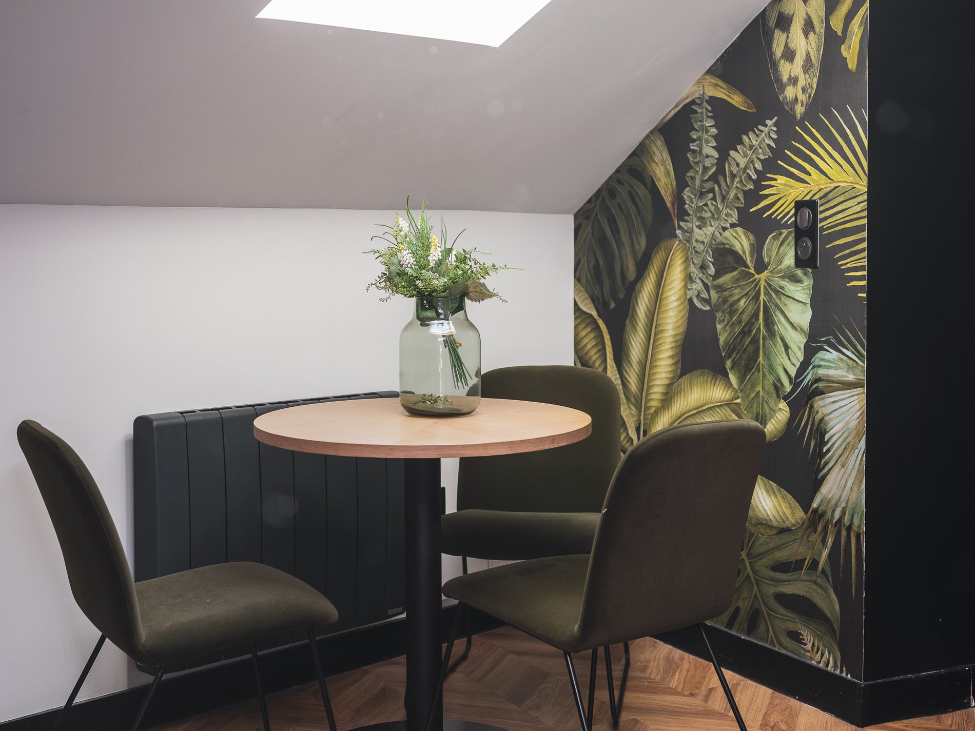 f09a93aa-7a75-4f93-8988-0b1810e96d35